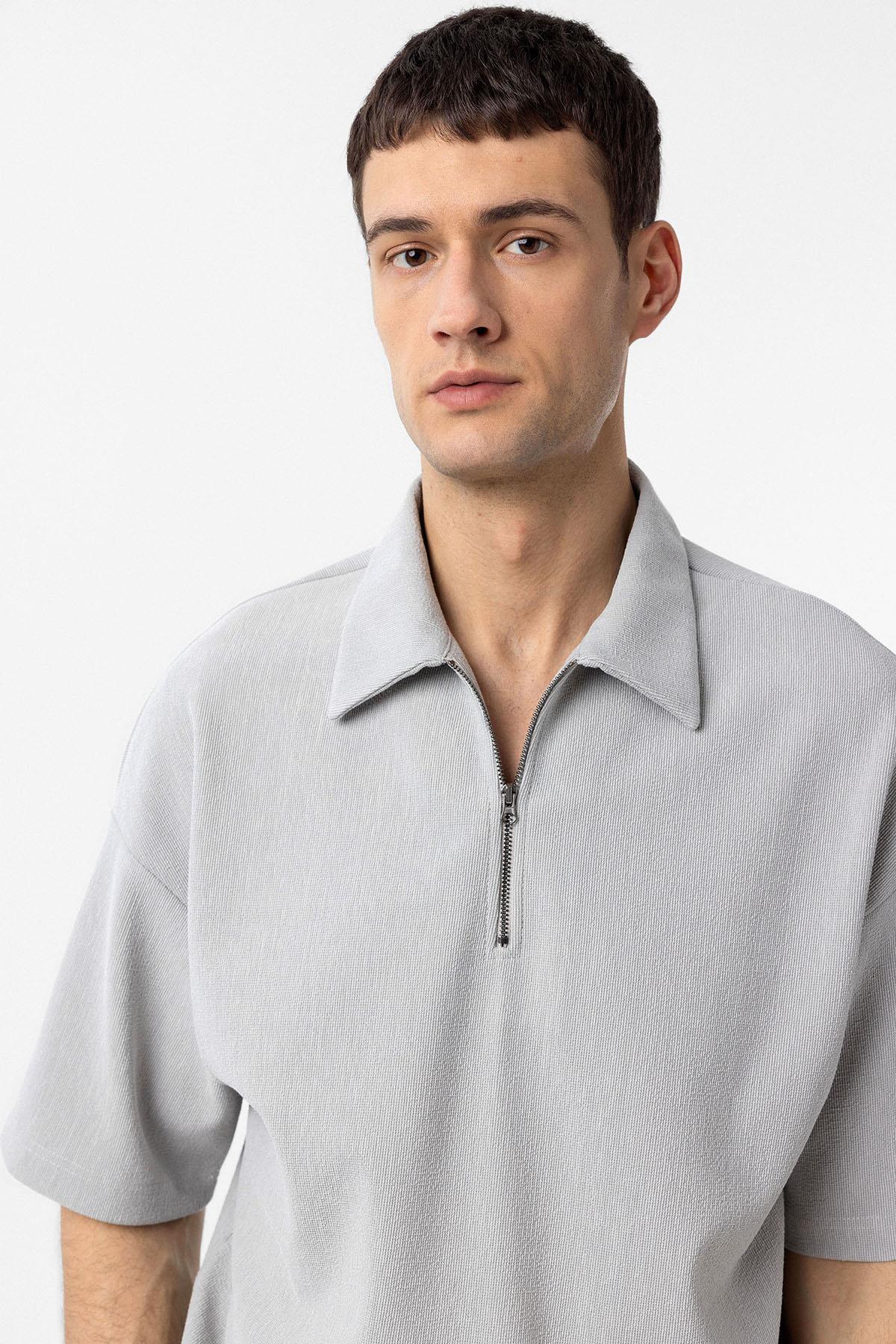 Antioch-Açık Gri Relax Fit Fermuarlı Polo Yaka Erkek T Shirt-T-Shirts-3-Milagron.com