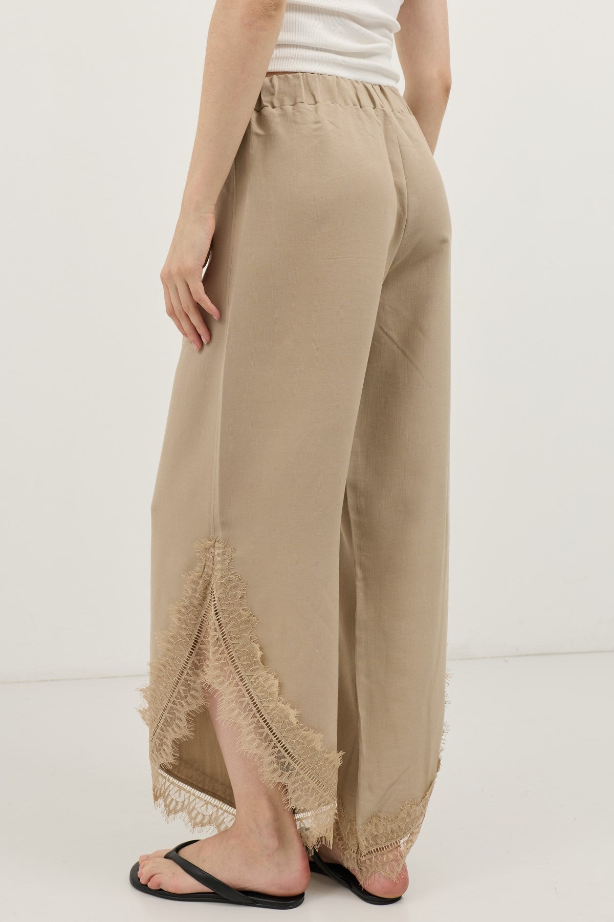 Antioch Bej Paça Dantel İŞlemeli Kadın Pantolon