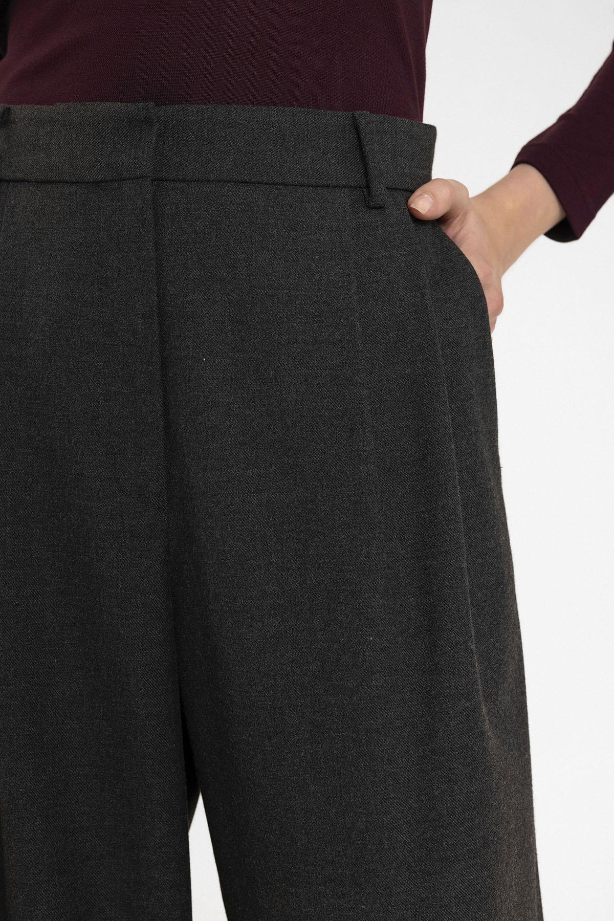 Antioch-Antrasit Kadın Yüksek Bel Pens Detaylı Straight Fit Pantolon-Kumaş Pantolon-6-Milagron.com