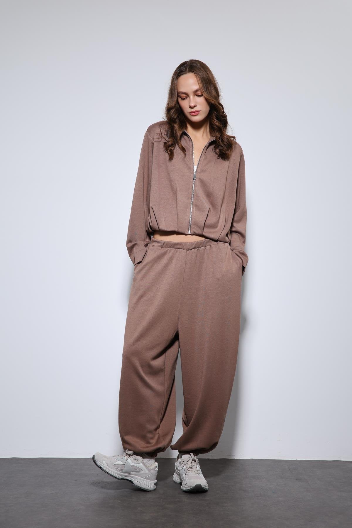Antioch-Bej Volümlü Ceket Ve Paça Lastikli Eşofman Takım-Takım-1-Milagron.com