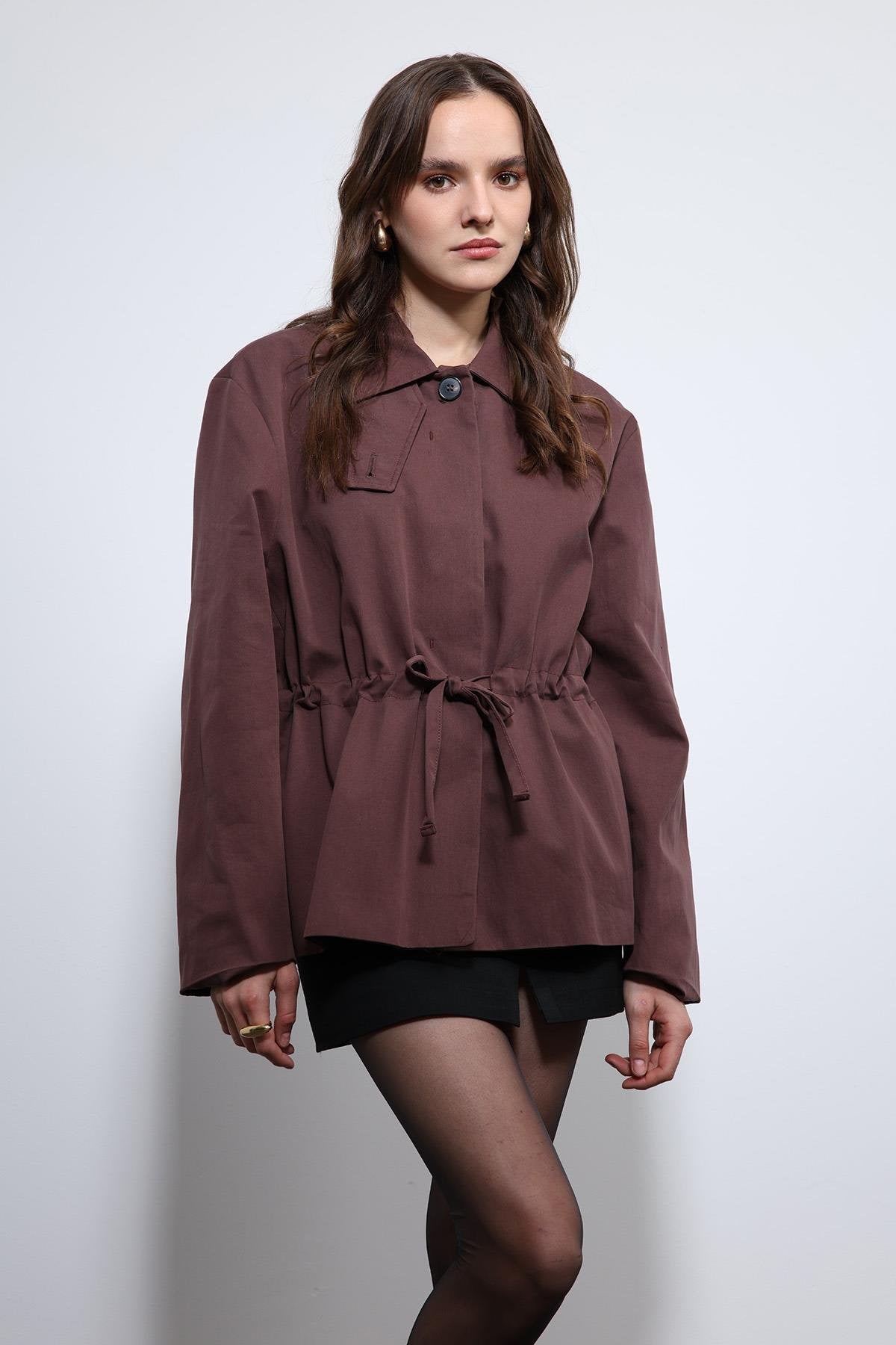 Antioch-Bordo Ayarlanabilir Bele Sahip Kısa Trençkot-Trençkot-5-Milagron.com