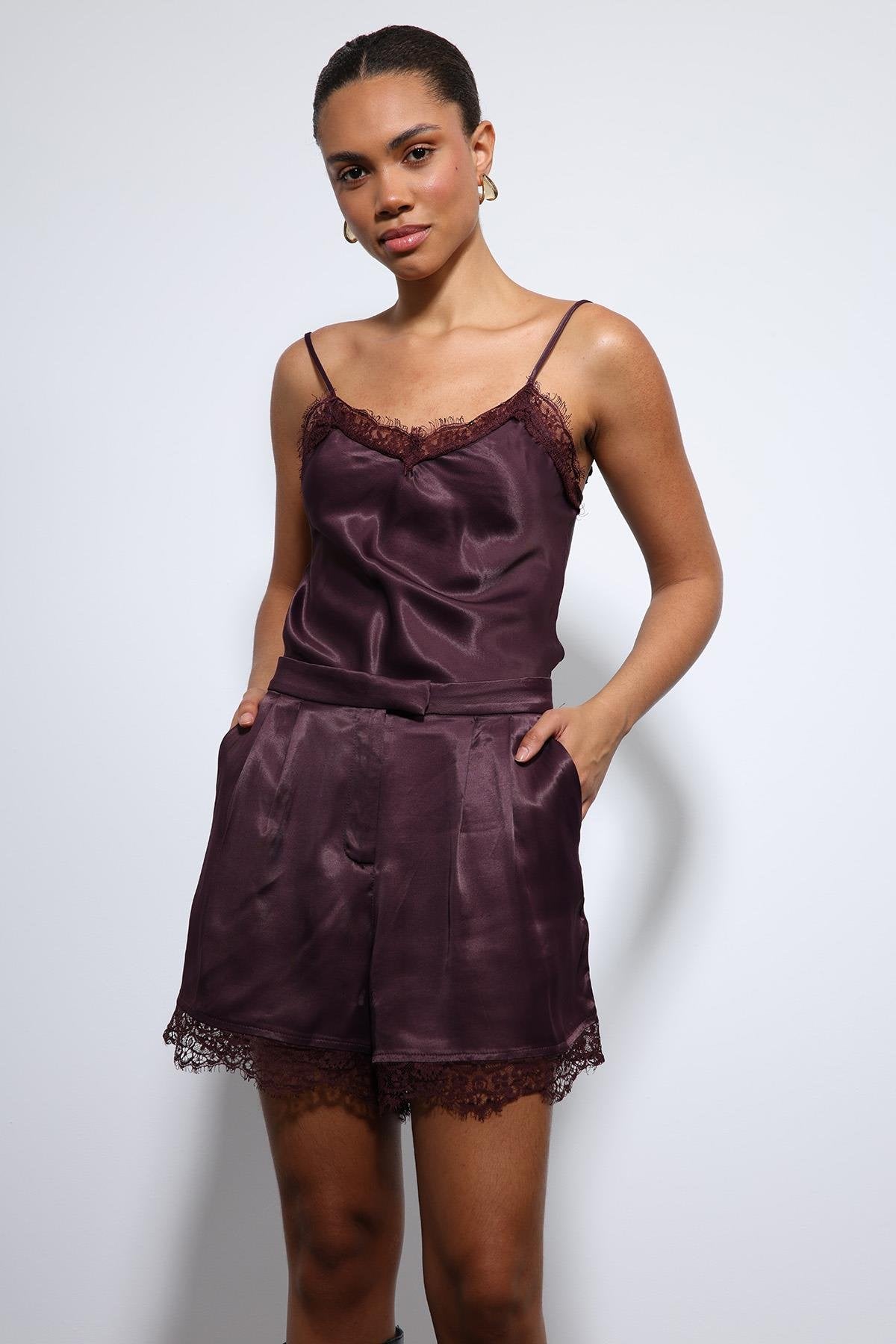 Antioch-Bordo Dantel Detaylı Saten Top-Top-5-Milagron.com