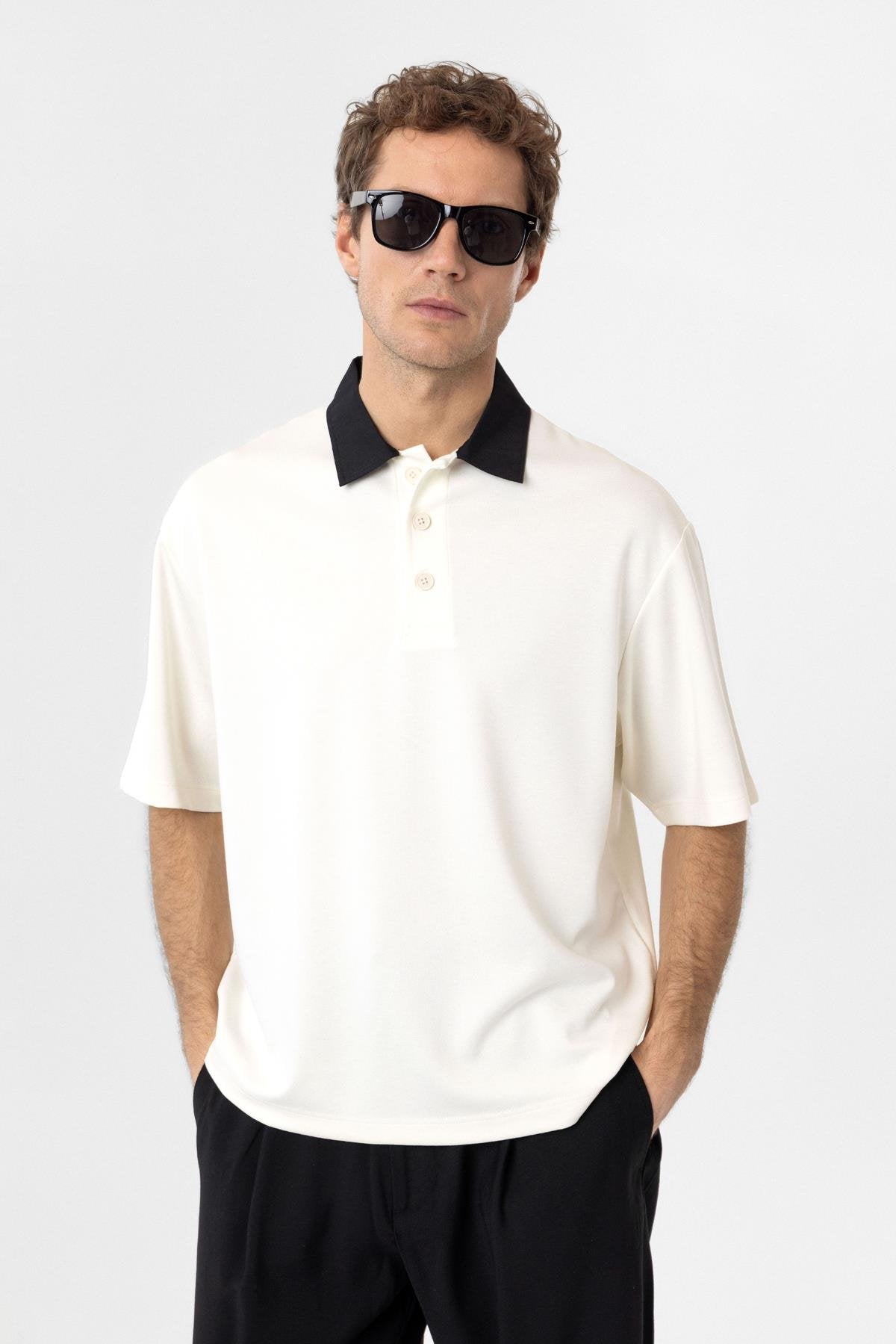 Antioch-Ekru Kontrast Yaka İnterlok Dokulu Erkek T Shirt-T-Shirt-1-Milagron.com