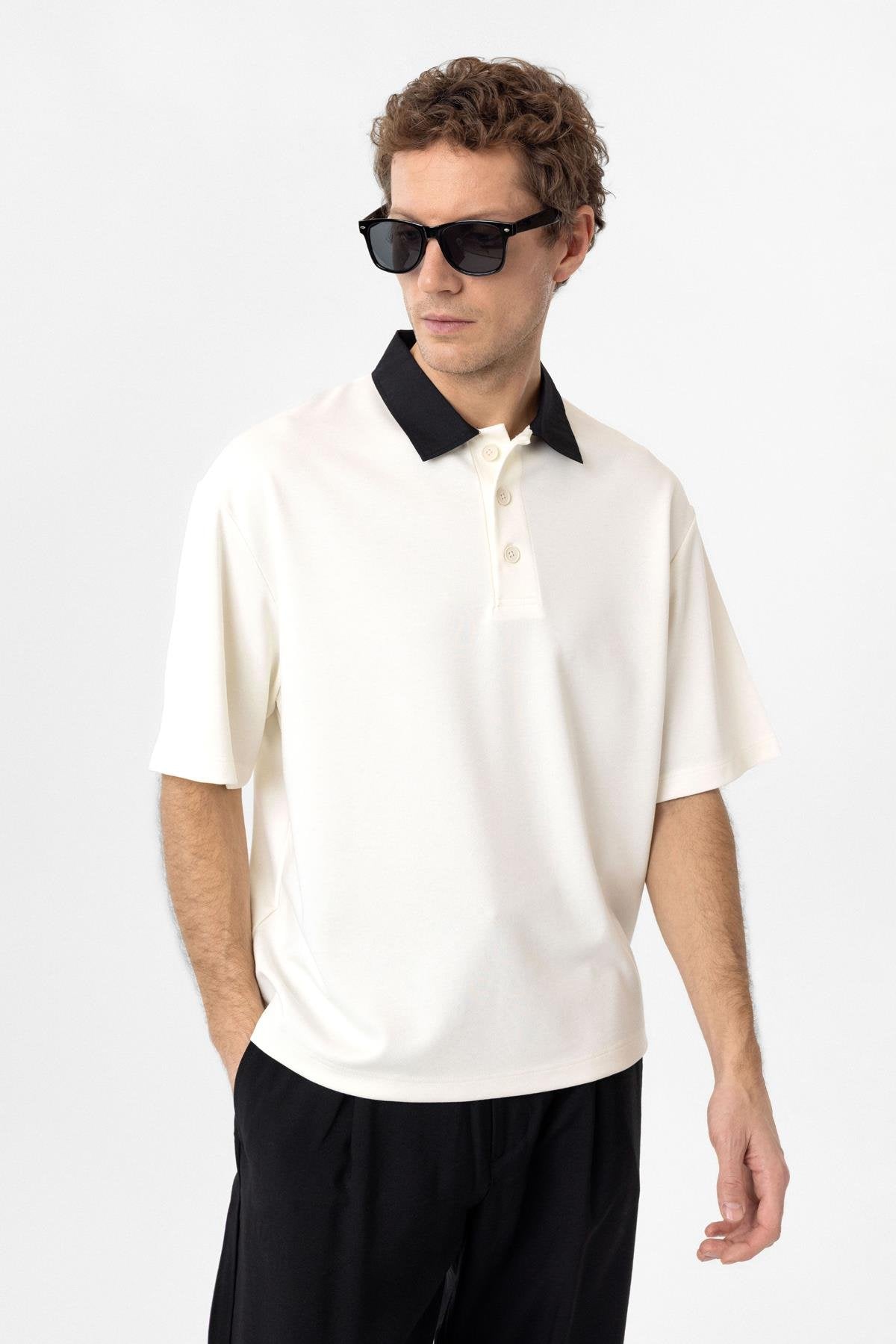 Antioch-Ekru Kontrast Yaka İnterlok Dokulu Erkek T Shirt-T-Shirt-3-Milagron.com