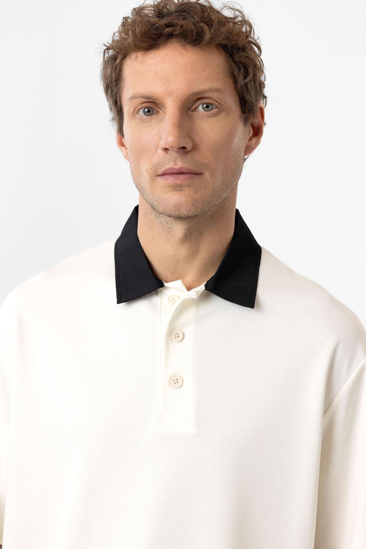 Antioch-Ekru Kontrast Yaka İnterlok Dokulu Erkek T Shirt-T-Shirt-4-Milagron.com