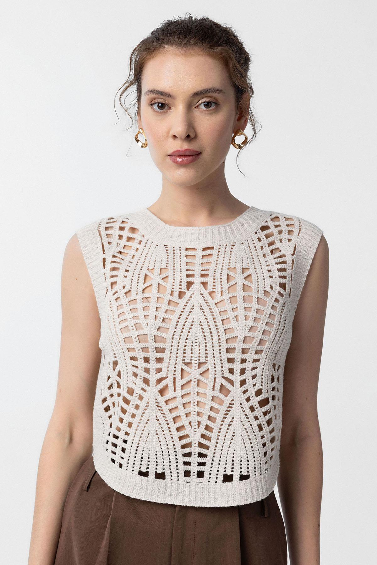 Antioch-Ekru Örgü Detaylı Kadın Yelek-Yelek-1-Milagron.com
