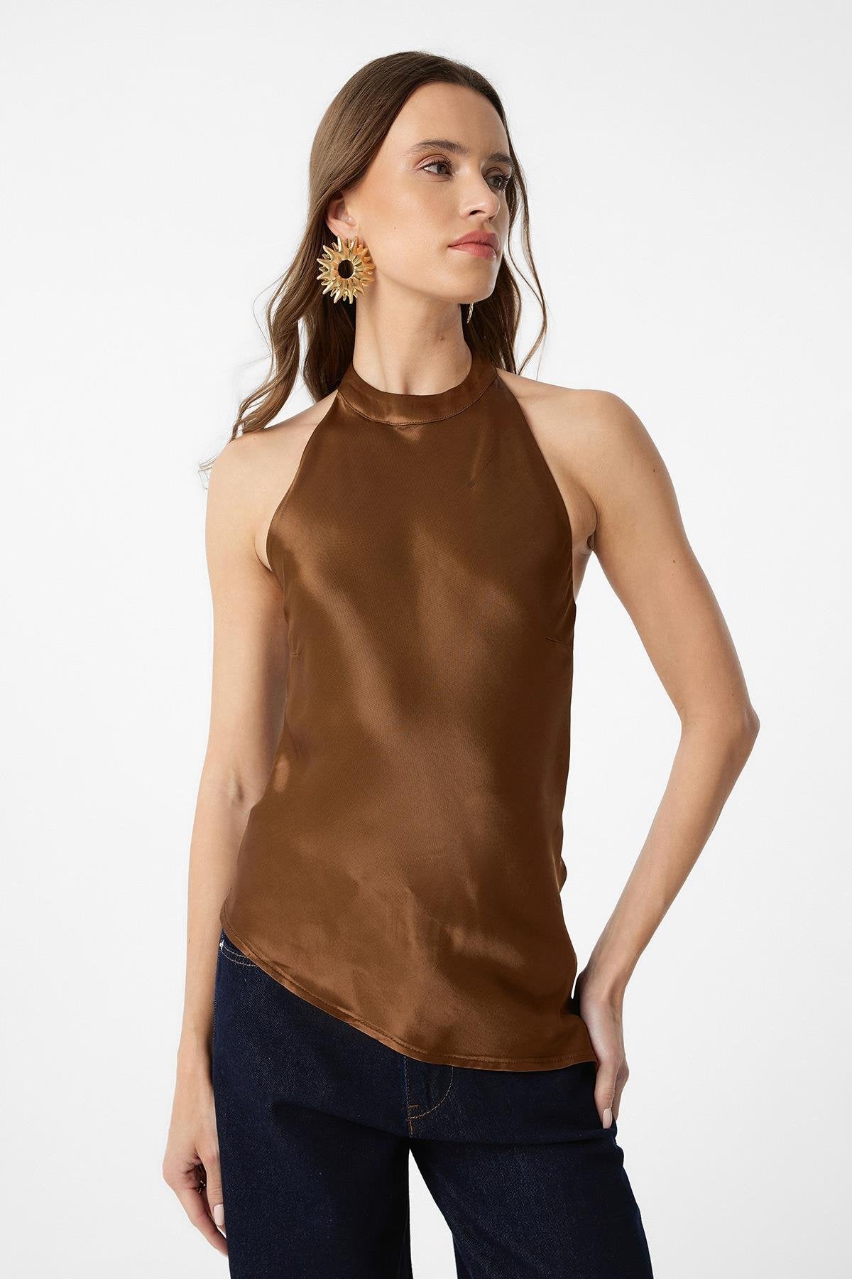 Antioch-Kahve Asimetrik Saten Sırt Dekolteli Kadın Top-Top-1-Milagron.com