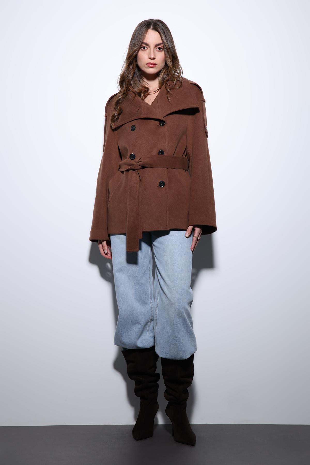 Antioch-Kahve Dik Yaka Kruvaze Kadın Kaban-Kaban-3-Milagron.com