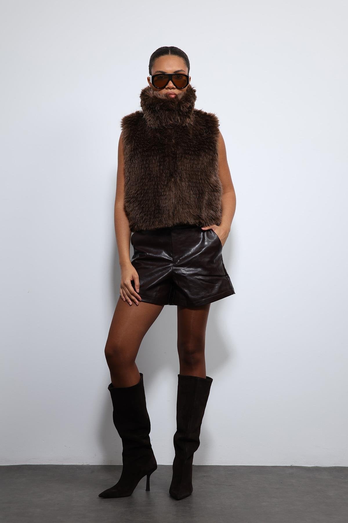 Antioch-Kahve Peluş Görünümlü Yelek-Yelek-1-Milagron.com