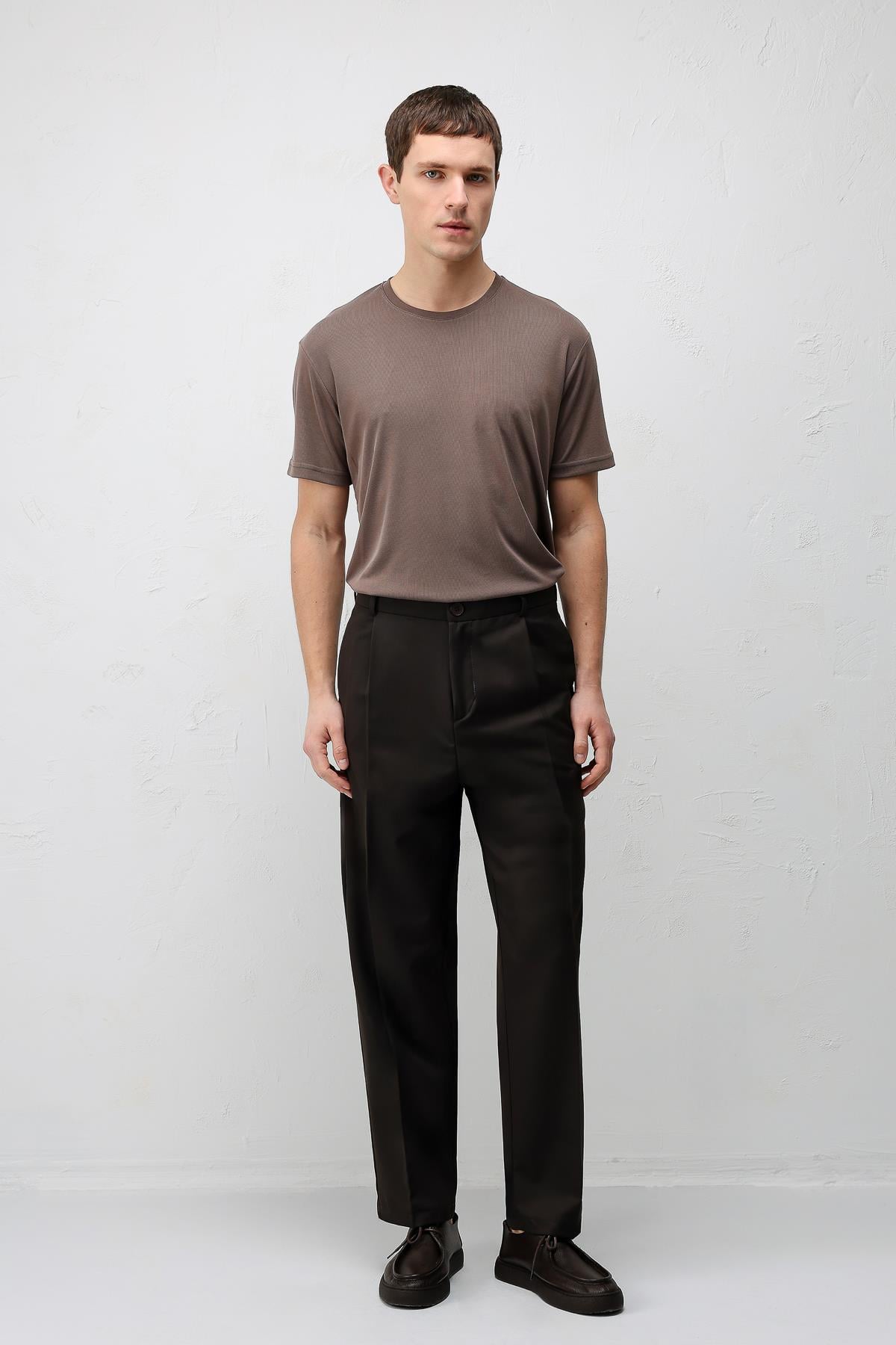 Antioch Koyu Kahve Pileli Relaxed Fit Erkek Pantolon