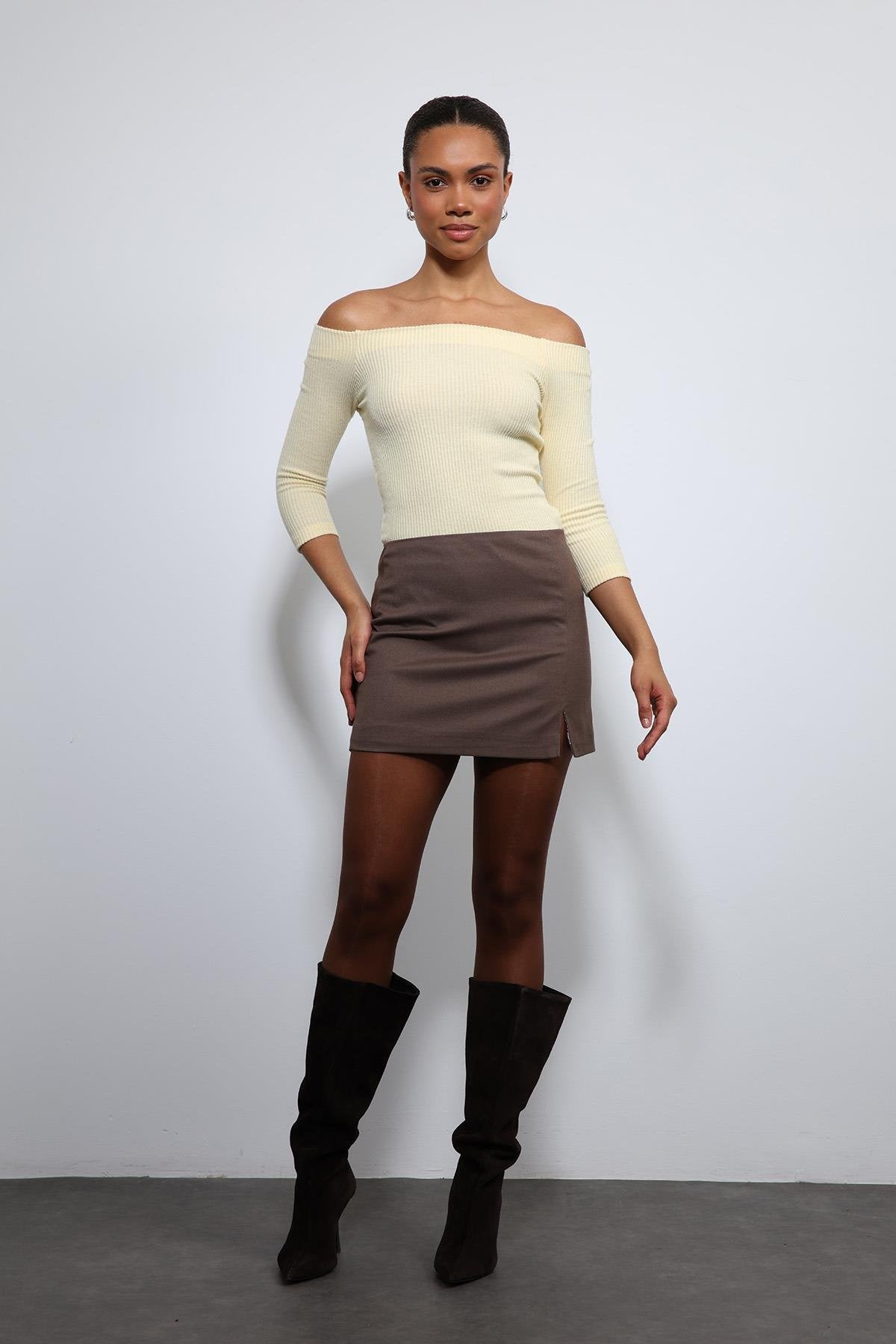 Antioch-Sarı Açık Omuz Detaylı Top-Top-1-Milagron.com