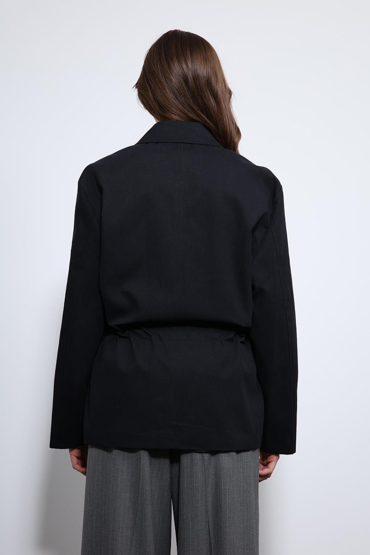 Antioch-Siyah Ayarlanabilir Bele Sahip Kısa Trençkot-Trençkot-12-Milagron.com