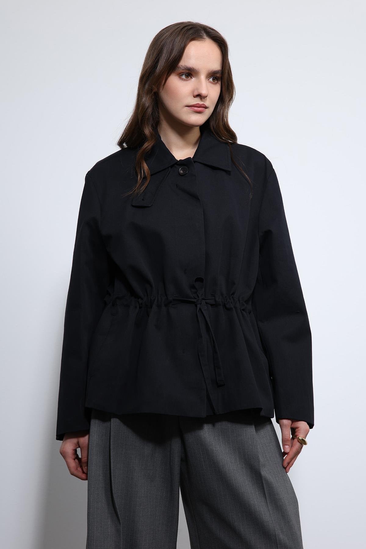 Antioch-Siyah Ayarlanabilir Bele Sahip Kısa Trençkot-Trençkot-7-Milagron.com