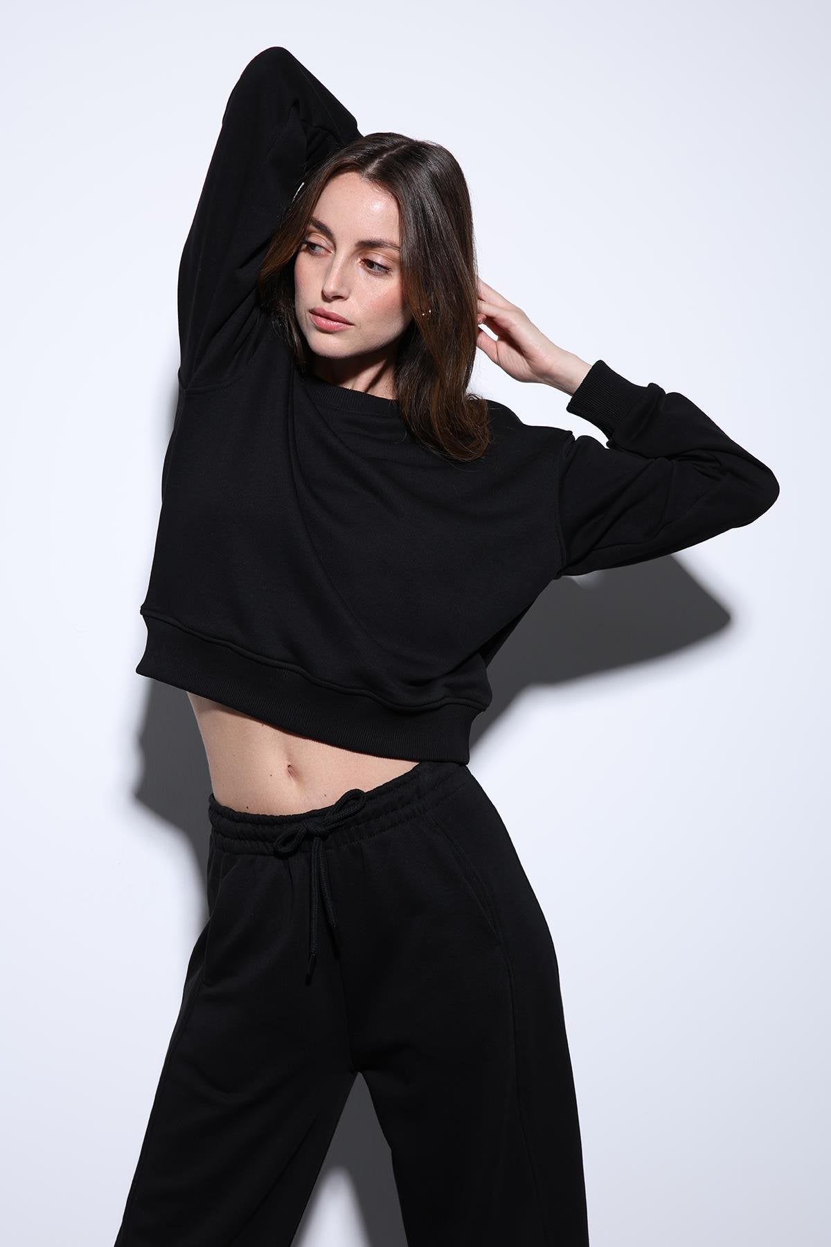 Antioch-Antioch Siyah Basic Kadın Sweatshirt-Sweatshirt-1-Milagron.com