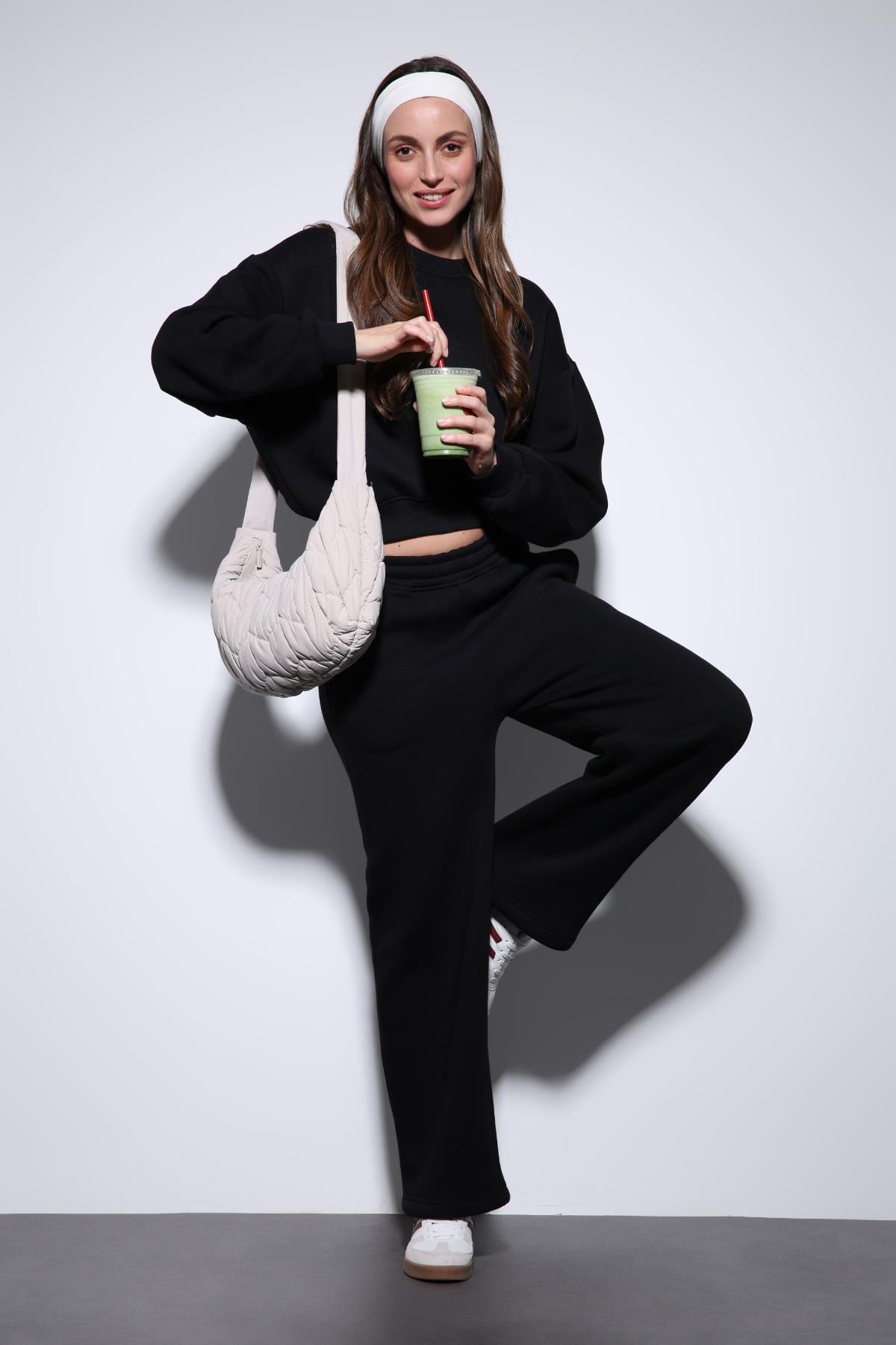 Antioch Siyah Basic Kadın Sweatshirt