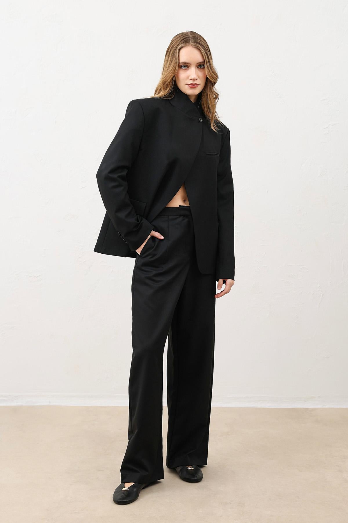 Antioch Siyah Dik Yaka Kadın Blazer Ceket