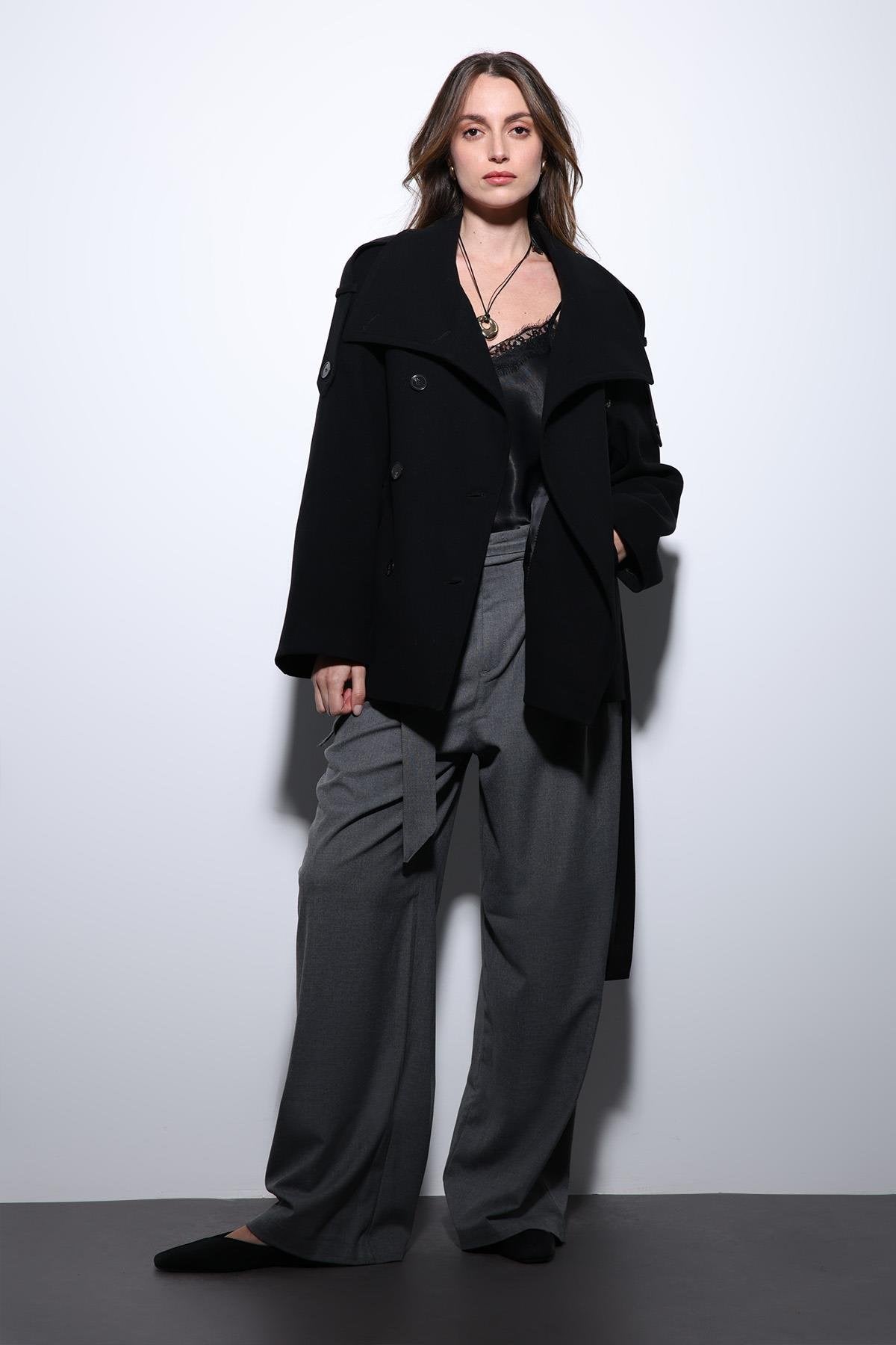 Antioch-Siyah Dik Yaka Kruvaze Kadın Kaban-Kaban-1-Milagron.com