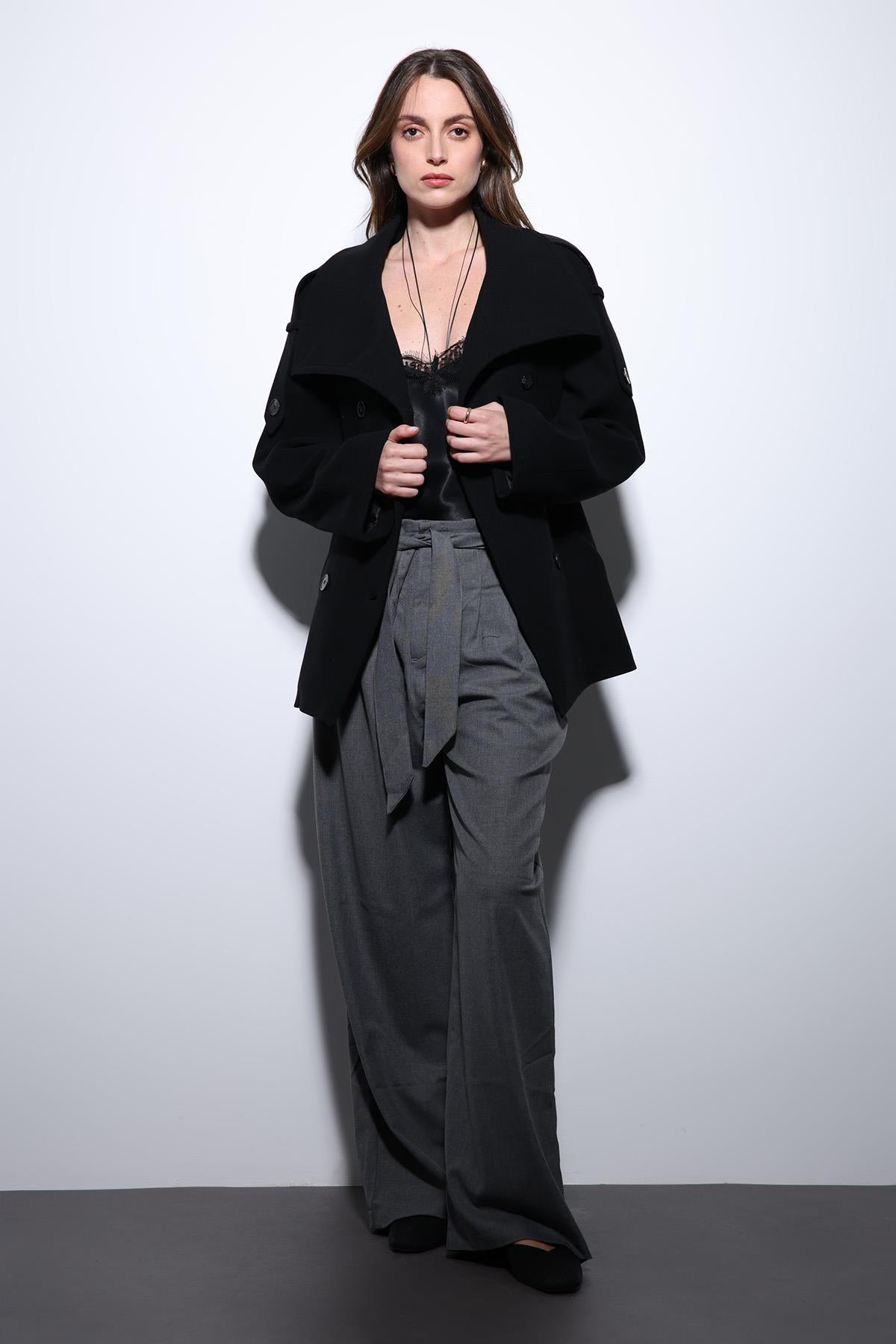 Antioch-Siyah Dik Yaka Kruvaze Kadın Kaban-Kaban-3-Milagron.com