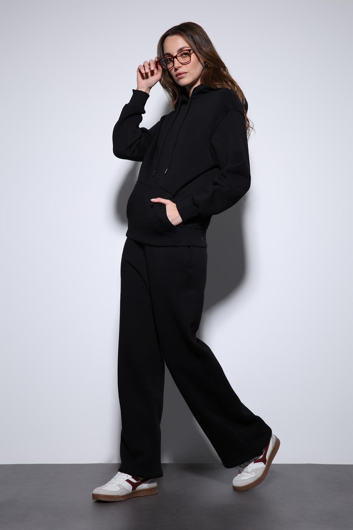 Antioch-Siyah Kapüşonlu Basic Kadın Sweatshirt-Sweatshirt-2-Milagron.com