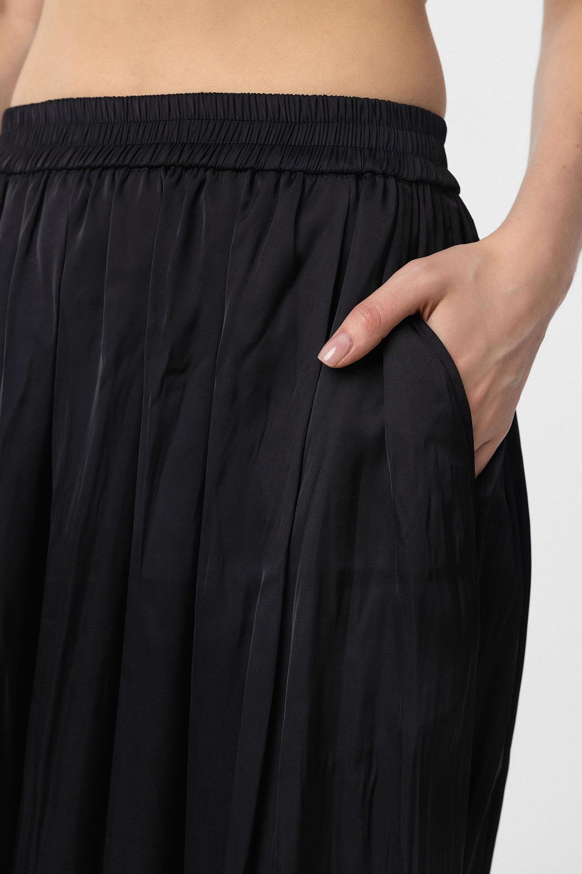 Antioch-Siyah Uzun Dökümlü Pilili Kadın Etek-Etek-3-Milagron.com