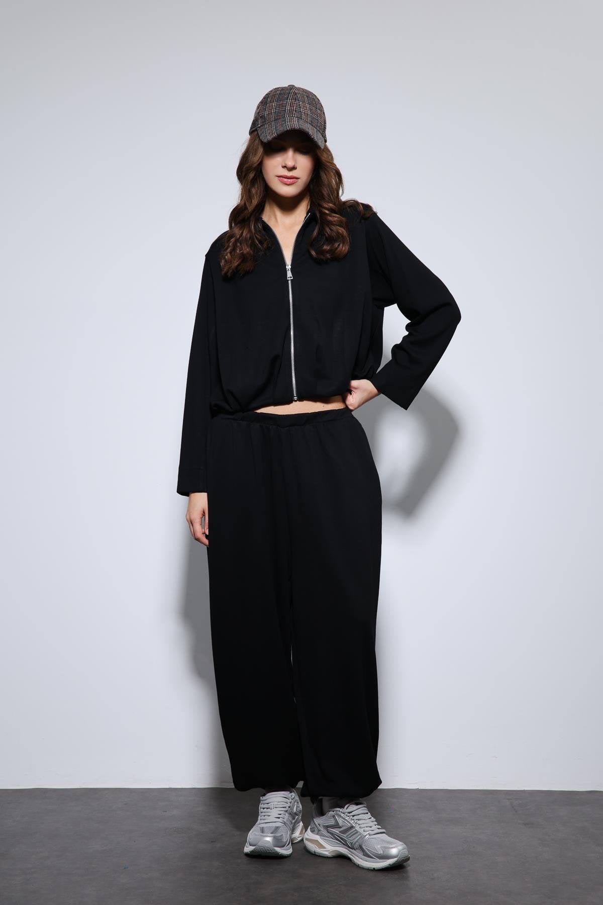 Antioch-Siyah Volümlü Ceket Ve Paça Lastikli Eşofman Takım-Eşofman-1-Milagron.com
