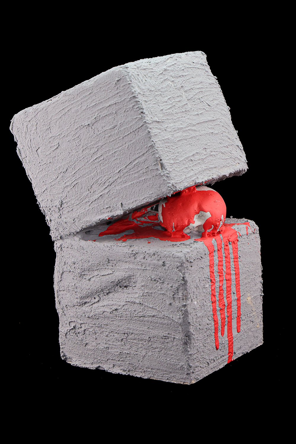 Arete Design by Egemen Umut Şen-Ezil"me" Beton Heykel-Heykel-2-Milagron.com