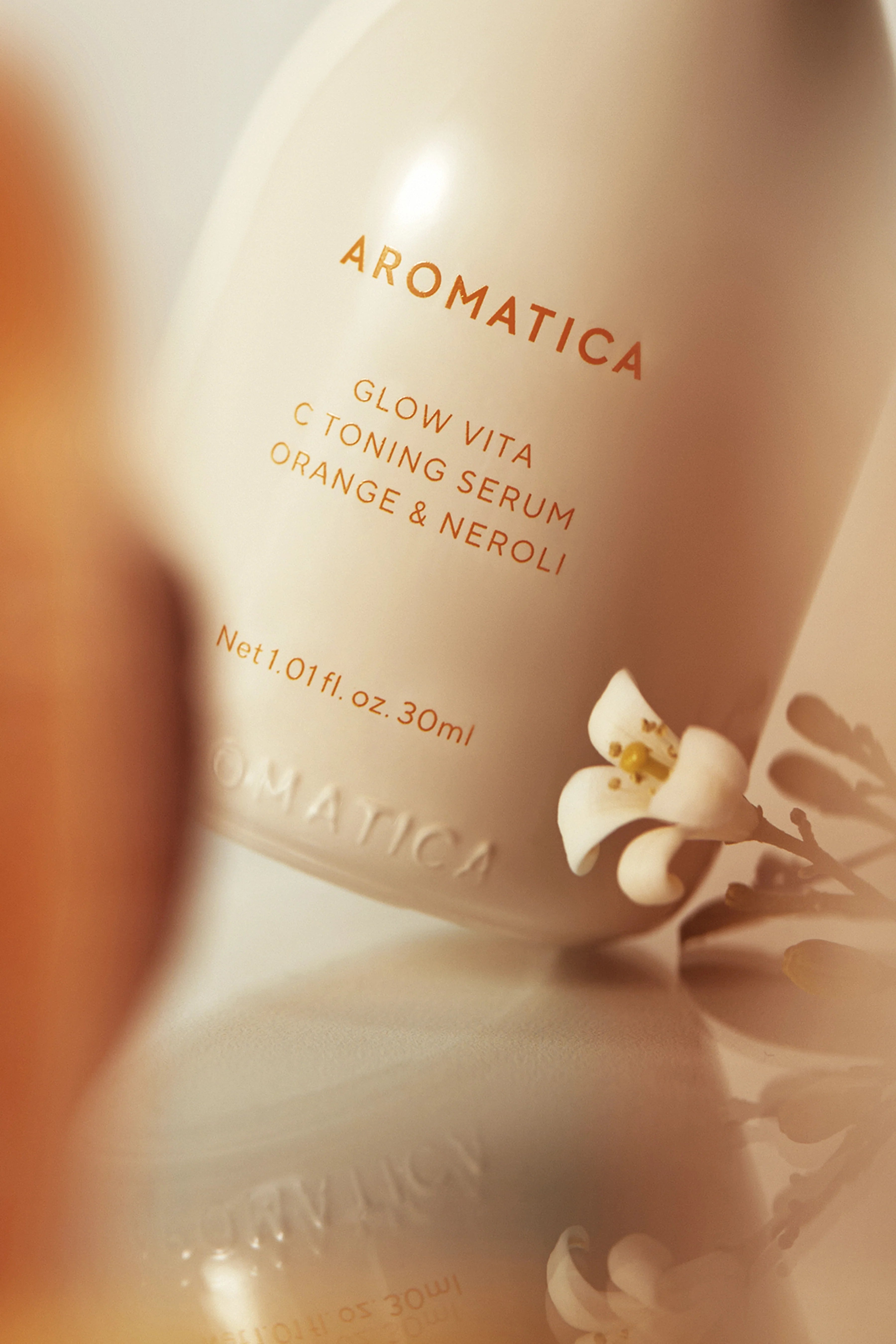 Aromatica-Aromatica Glow Vita C Toning Serum Orange & Neroli 30ml Aydınlatıcı & Ton Dengeleyici Vegan Vitamin Serum-Yüz Serumu-6-Milagron.com