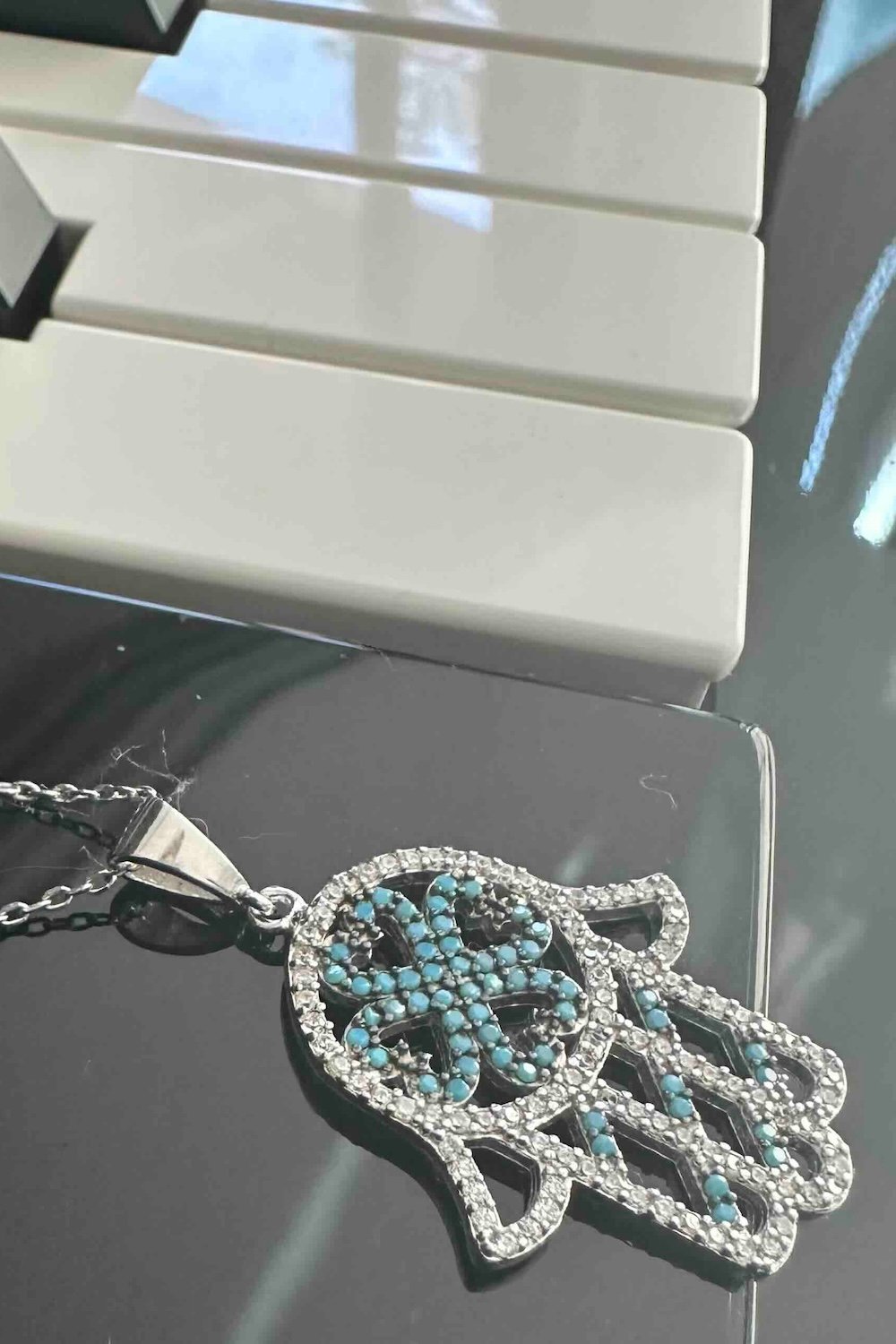 Arven’s World by Aylin Işıklı-Hamsa Kolye-Kolye-1-Milagron.com