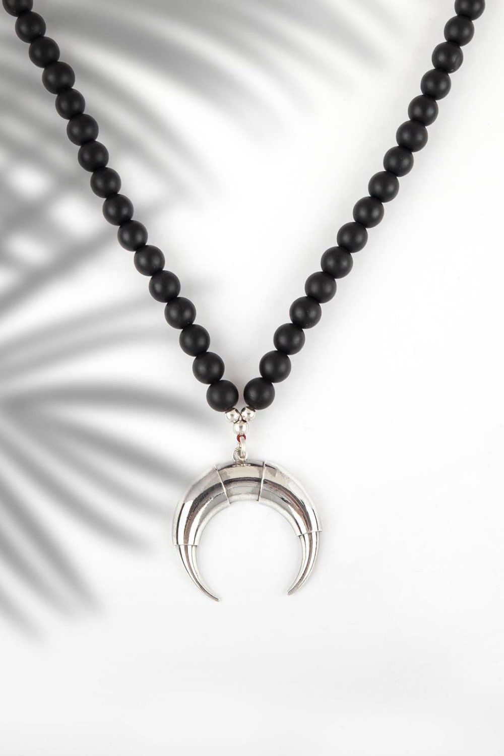 Arven’s World by Aylin Işıklı-Oniks Ters Boynuz Kolye-Kolye-1-Milagron.com