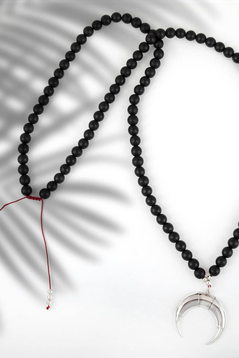 Arven’s World by Aylin Işıklı-Oniks Ters Boynuz Kolye-Kolye-5-Milagron.com