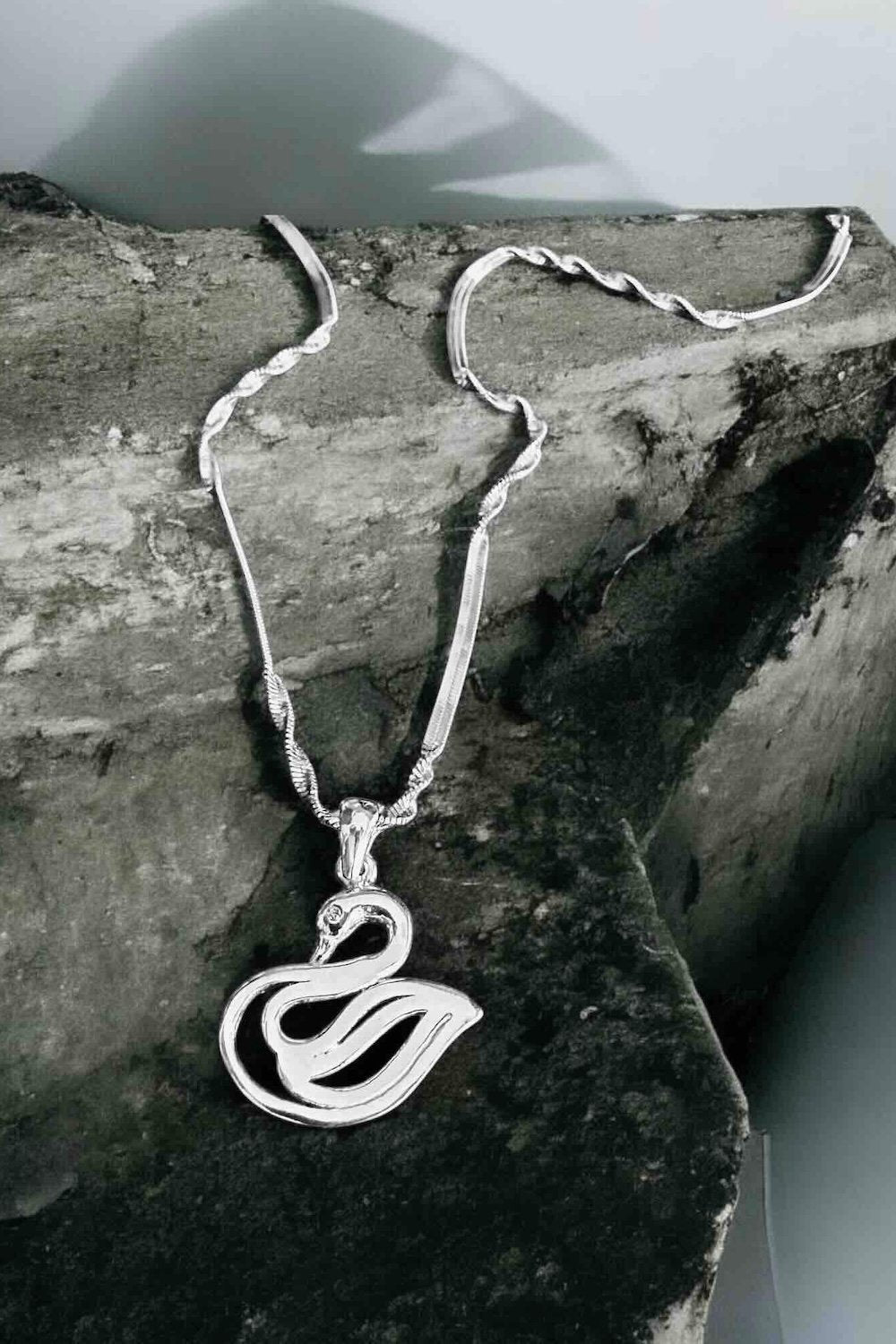 Arven’s World by Aylin Işıklı-Swan Kolye-Kolye-2-Milagron.com