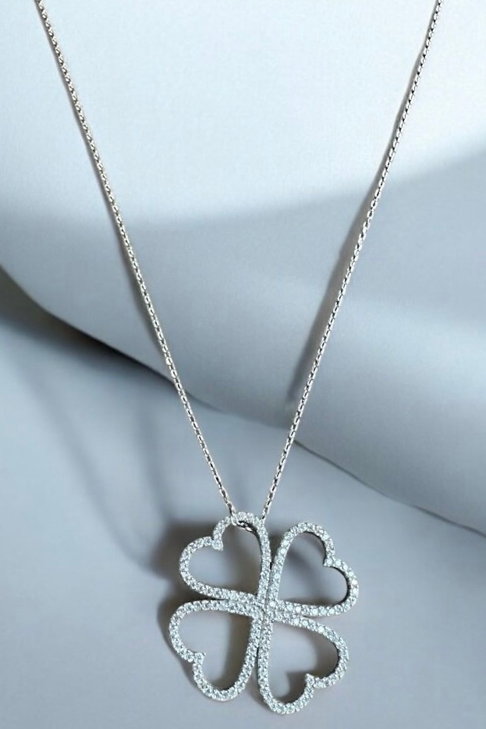 Arven’s World by Aylin Işıklı-Yonca Kolye-Kolye-1-Milagron.com