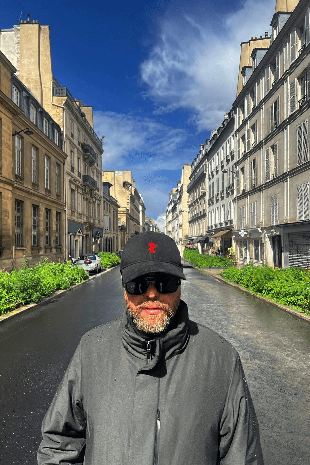 Assemblage Studios-Red Dancing Hat-Şapka-5-Milagron.com