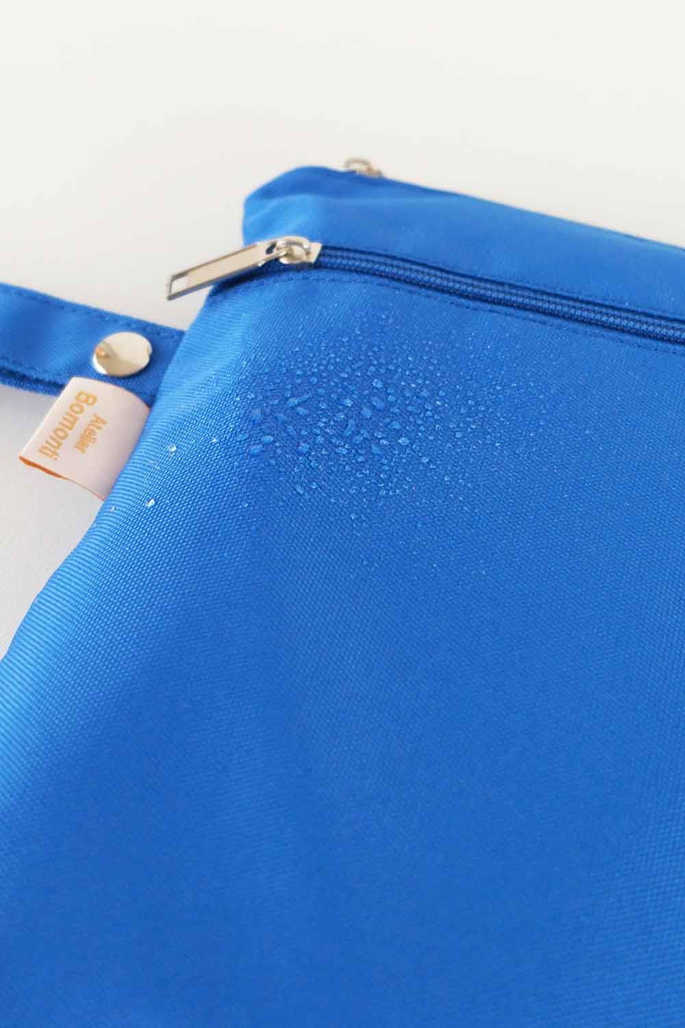 Atelier Bomonti-Mami Kids Wet&dry Su Geçirmez Islak Kuru Kirli Temiz Plaj Havuz Kreş Fonksiyonel Saks Mavi Çanta-Omuz Çantası-5-Milagron.com