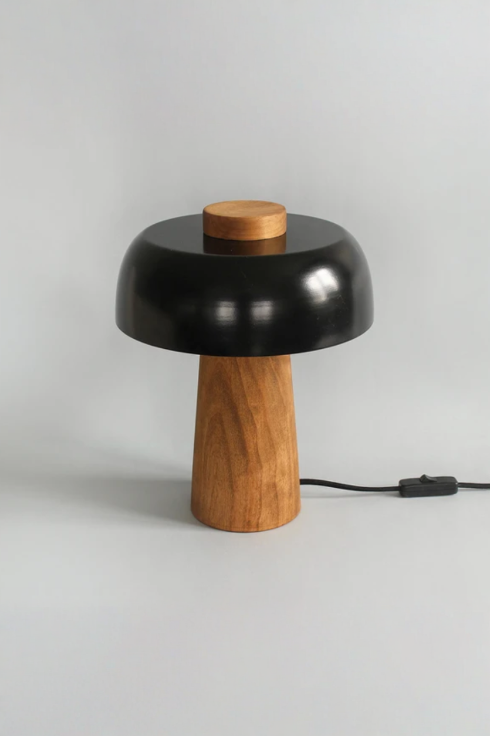 Atolye Store-Ahşap Mantar Masa Lambası Mat Siyah-Masa Lambası-1-Milagron.com