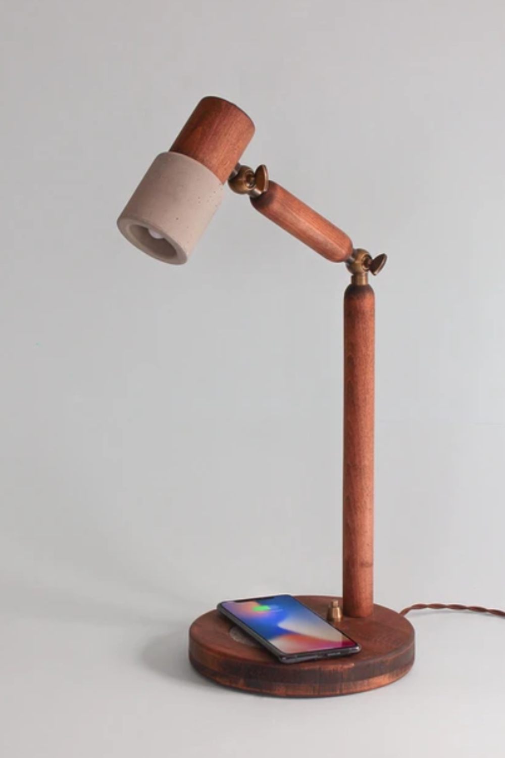 Atolye Store-Ahşap/Beton Temassız şarjlı Masa Lambası-Masa Lambası-1-Milagron.com