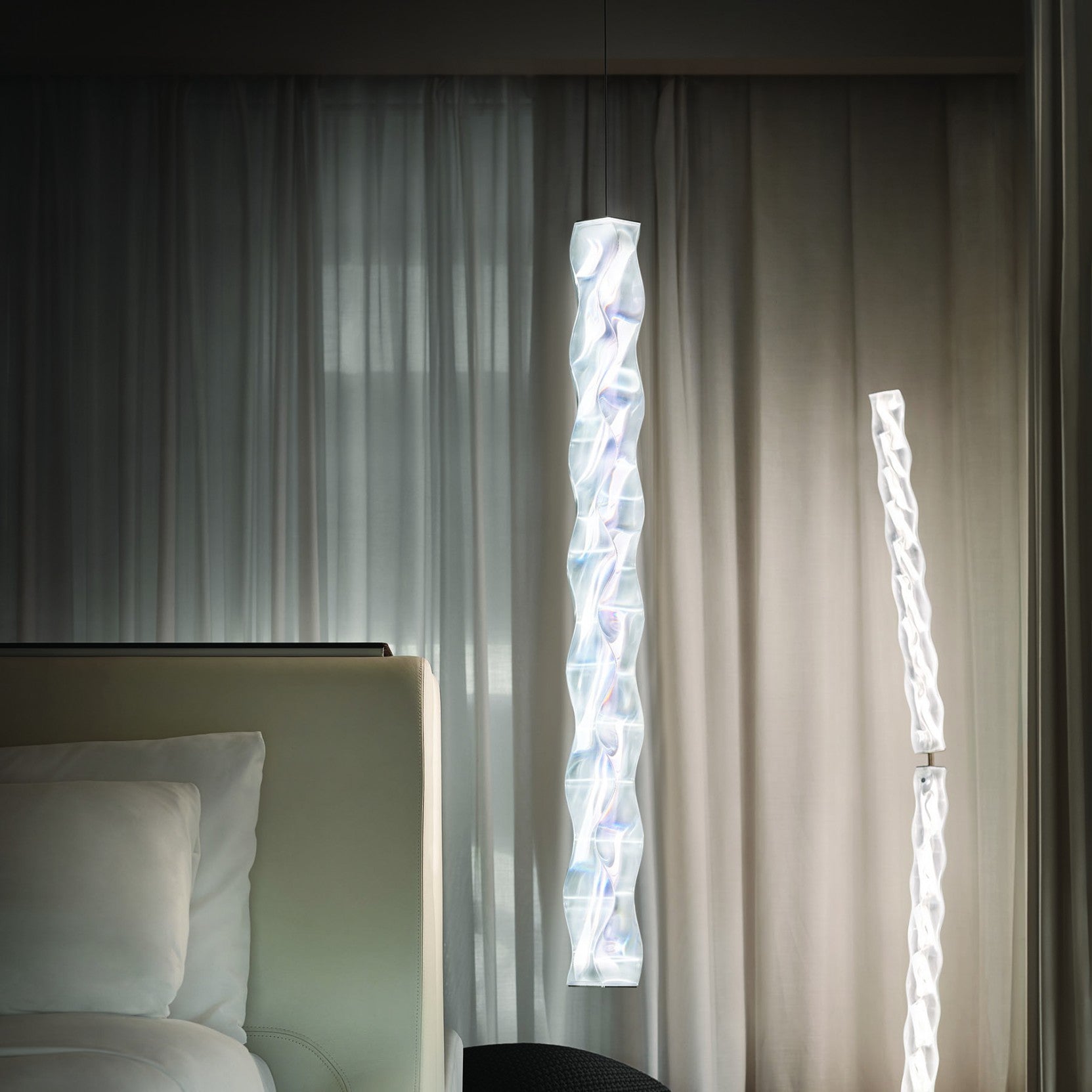 Atolye Store-Hugo Prizma Sarkıt Dikey-Avize-3-Milagron.com