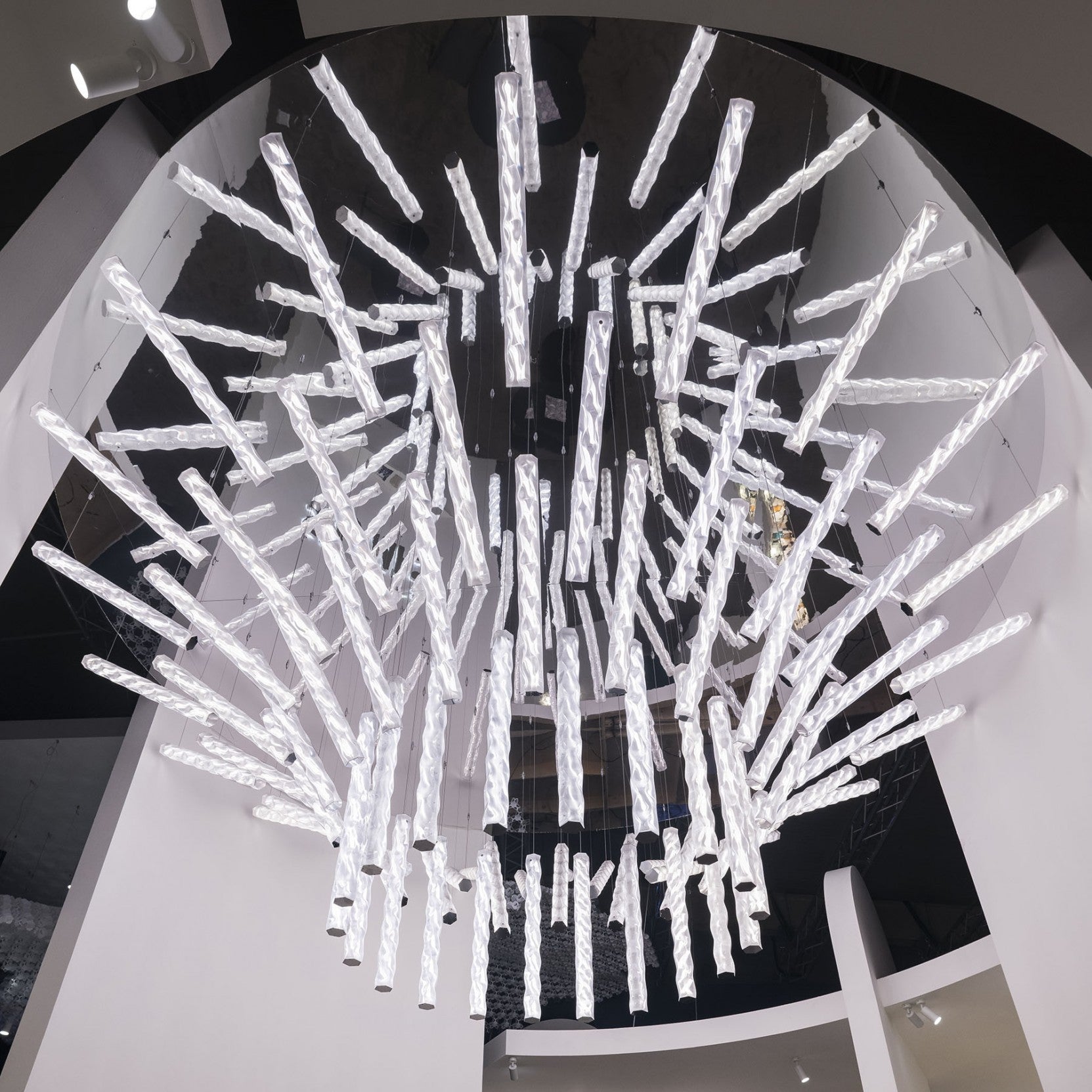 Atolye Store-Hugo Prizma Sarkıt Dikey-Avize-6-Milagron.com