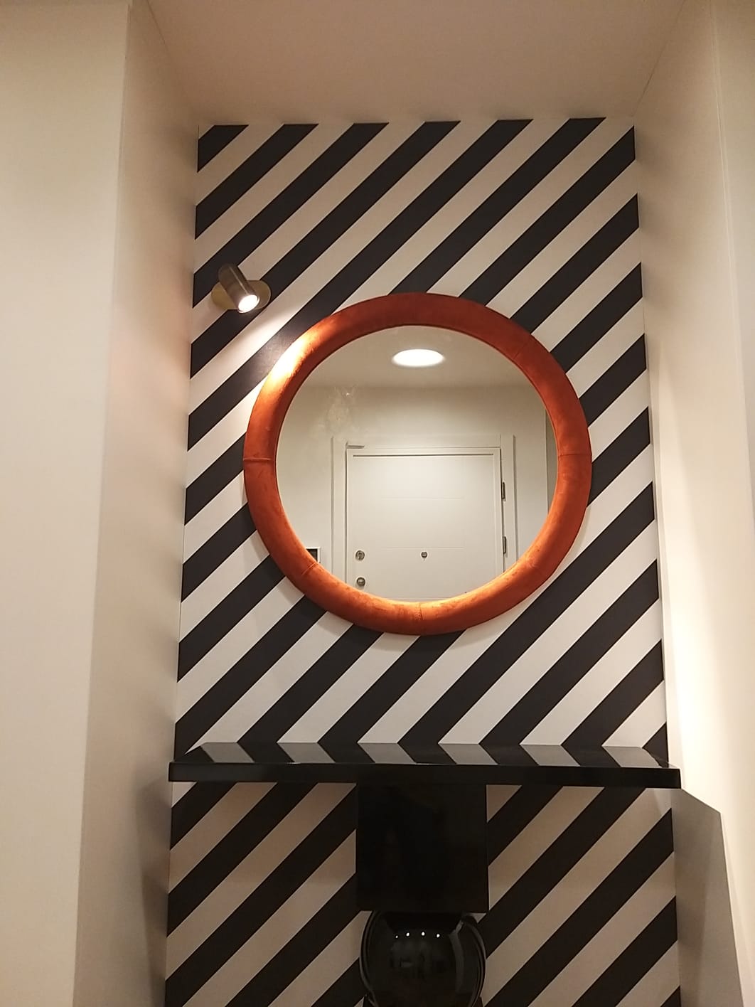 Atolye Store-Tekli Lazer Spot Serisi Koyu Eskitme / Mat Pirinç-Aplik-2-Milagron.com