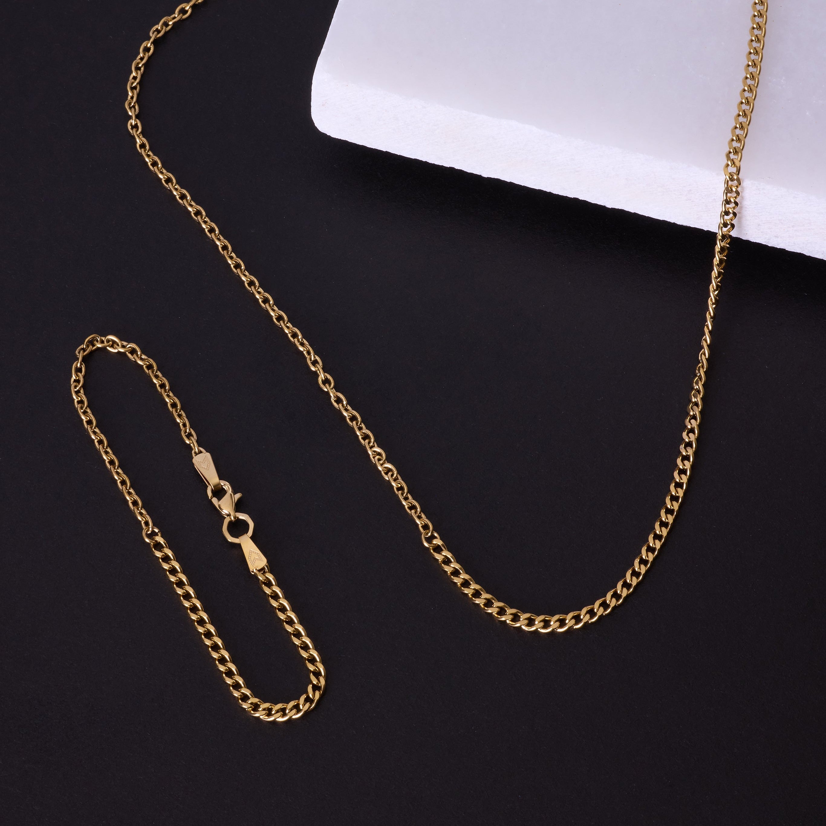 Cable Curb Bracelet In Gold