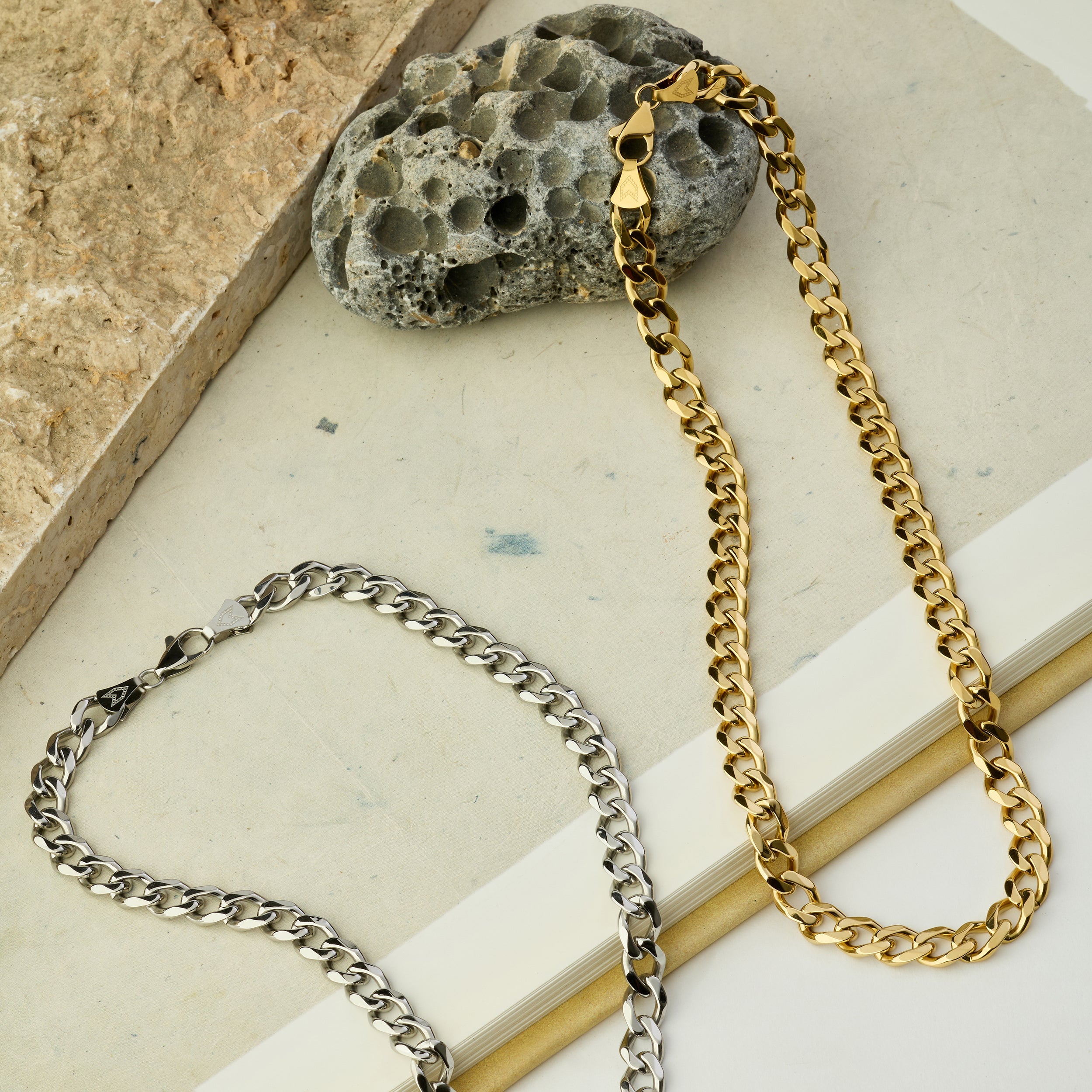 Curb Chain Necklace In Silver