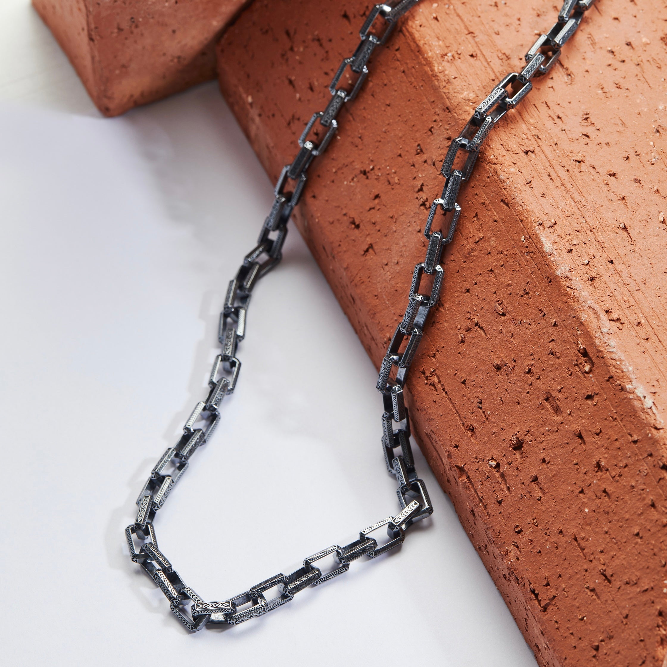 Inlaid Chain Necklace In Oxide