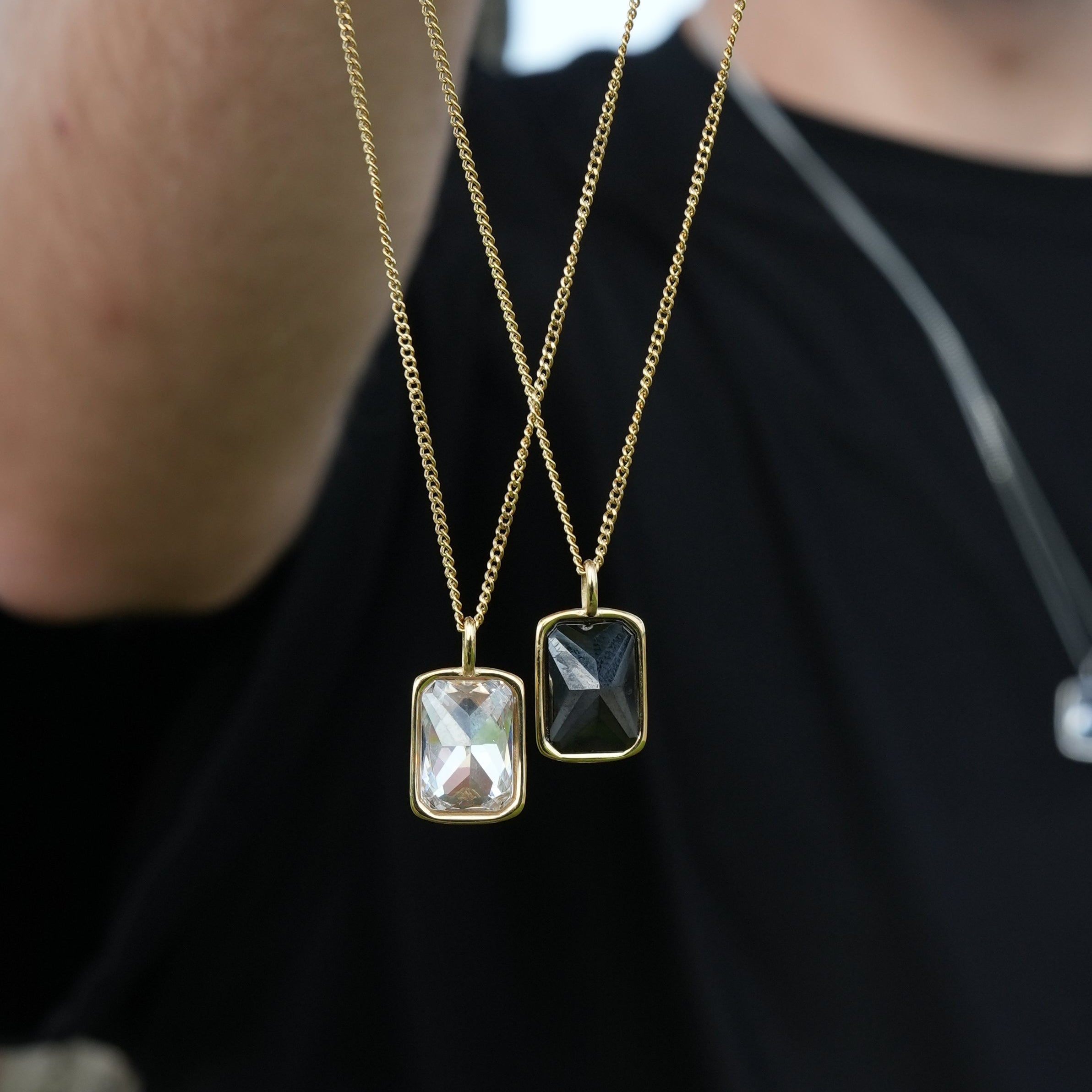 White Stone Necklace In Gold