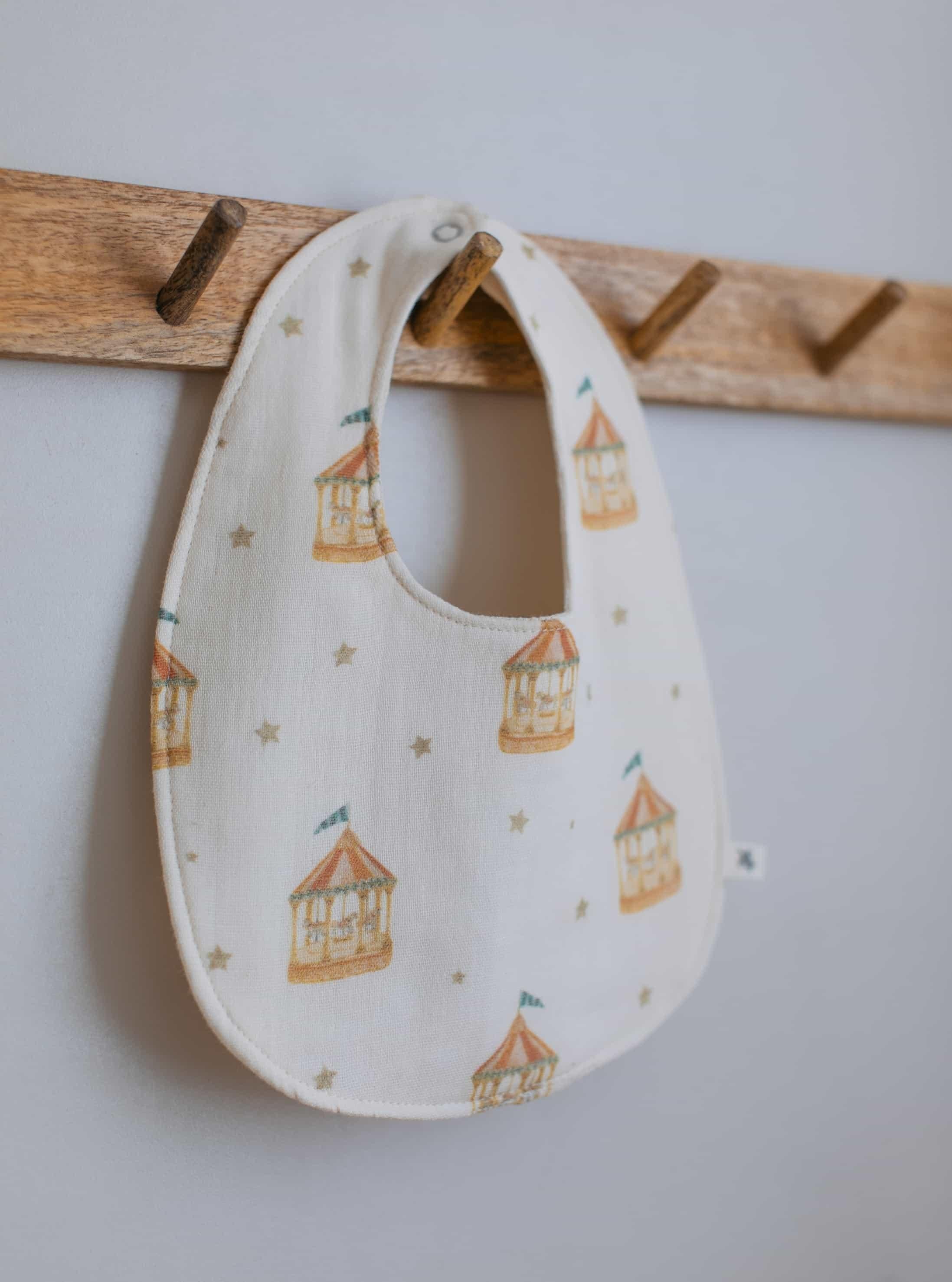 Babybek-Carousel Sıvı Geçi̇rmez Önlük-Mama Önlüğü-1-Milagron.com