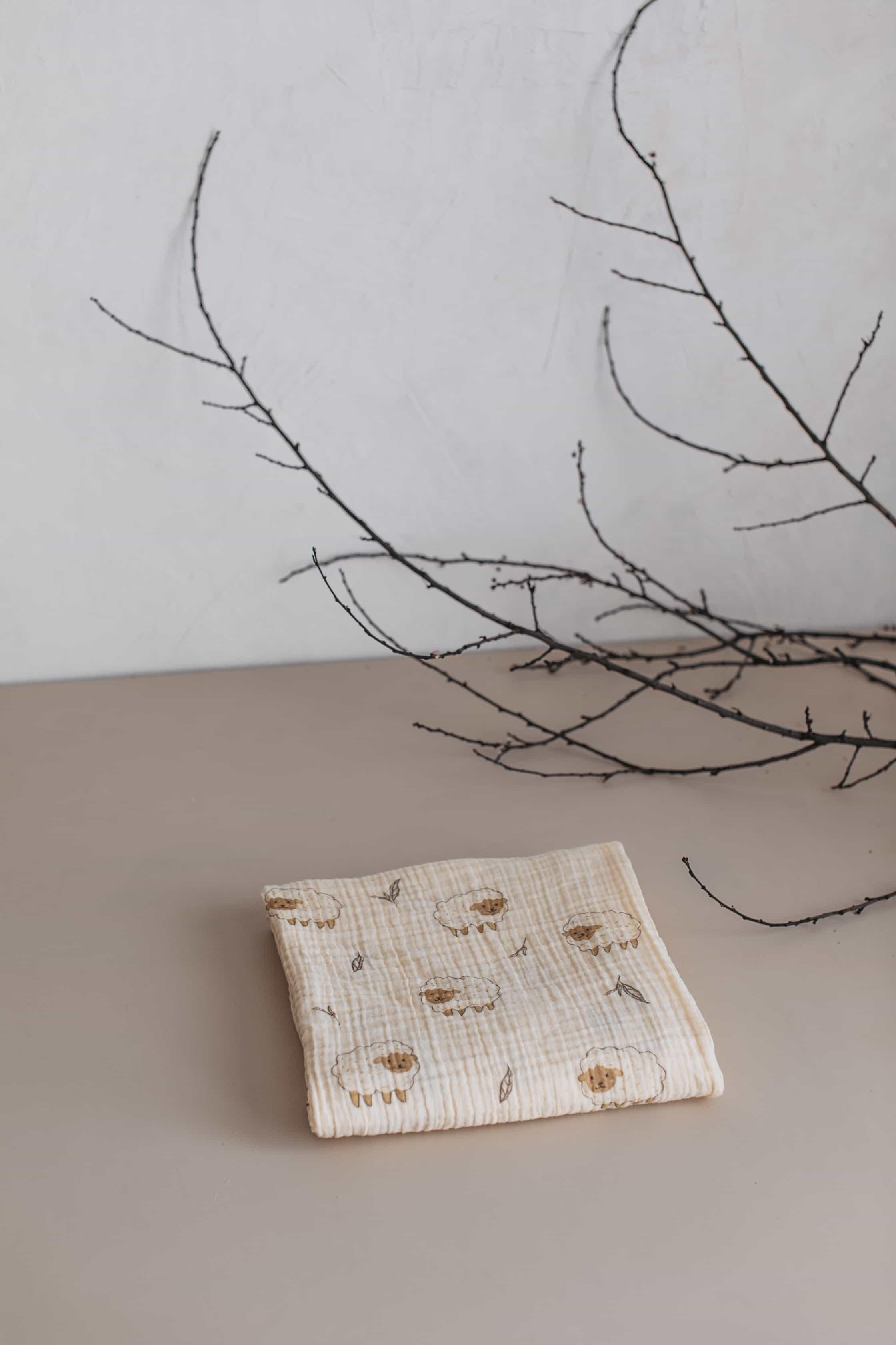 Babybek-Little Lamb Organik Müslin Örtü-Yatak Örtüsü-2-Milagron.com