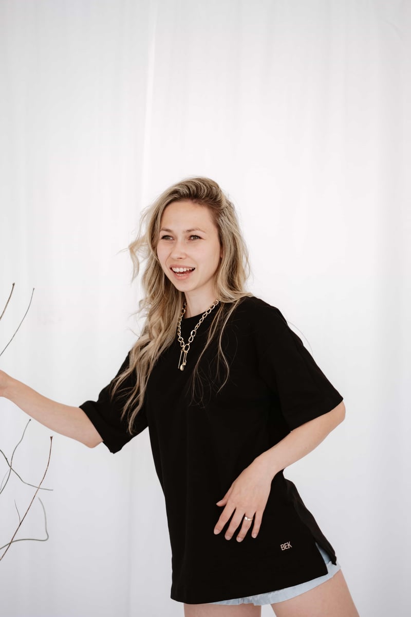 Babybek-Premium Kadın Oversize Siyah T Shirt-T-Shirts-1-Milagron.com