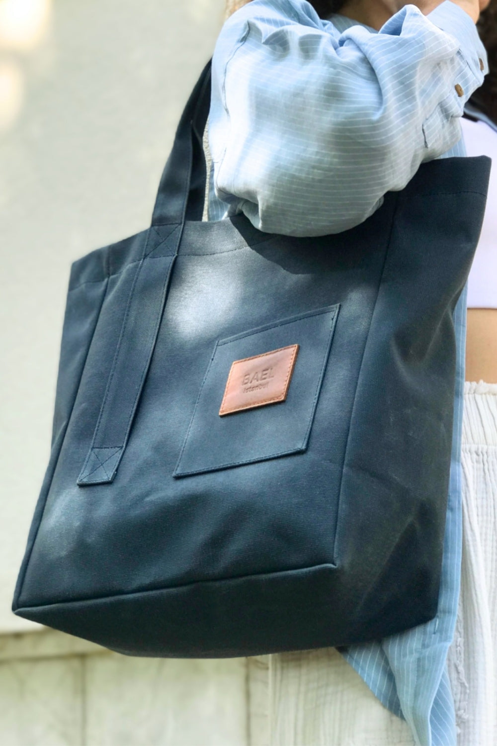 Bael İstanbul-Denim Blue Oversize Waxed Tote Bag-Omuz Çantası-4-Milagron.com