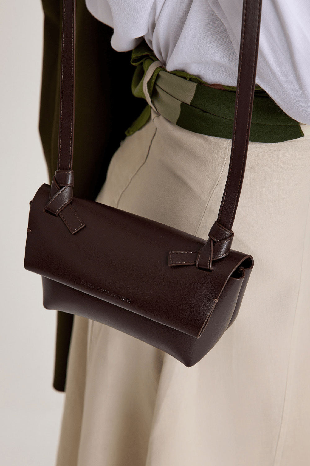 Bagh Collection-Apple Crossbody Bagh Brown-Omuz Çantası-4-Milagron.com