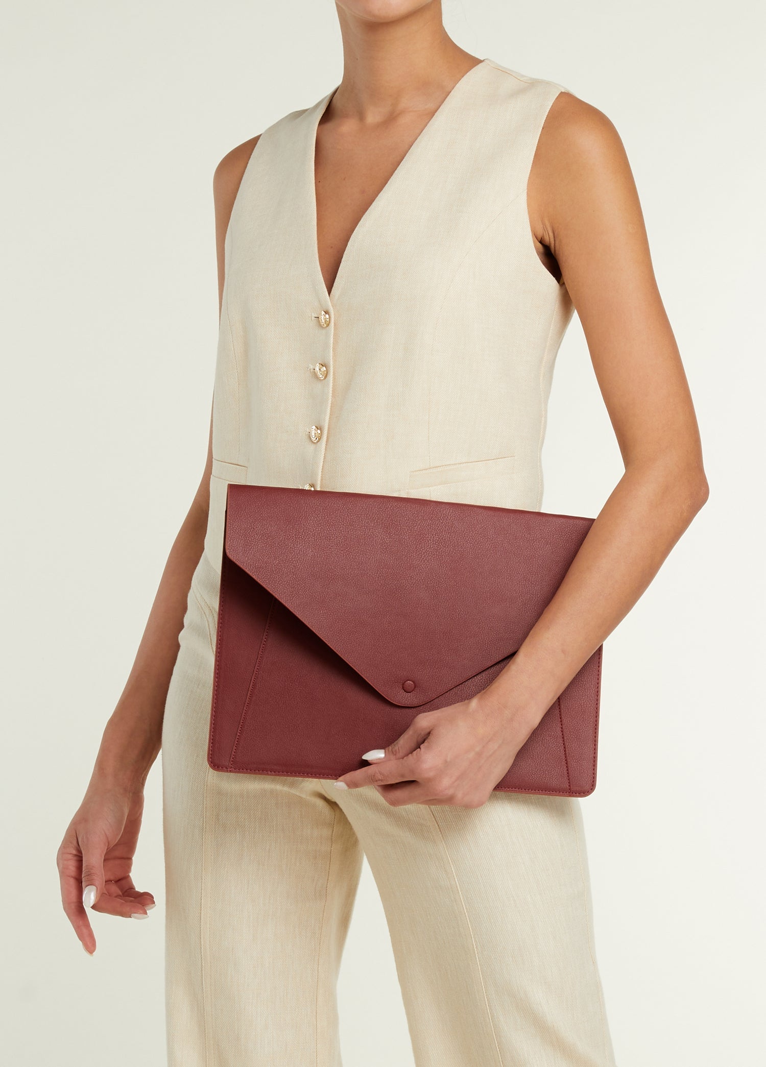 Bagh Collection-Apple Leather Maroon Laptop Sleeve-1-Milagron.com