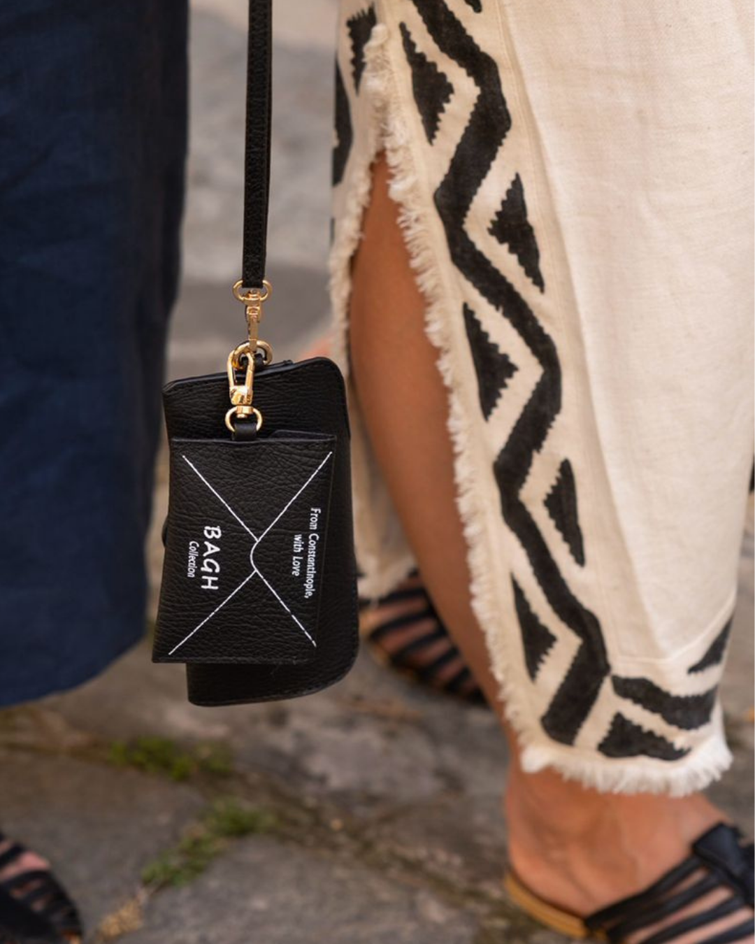 Bagh Collection-Wearbale Glasses Case In Black-1-Milagron.com